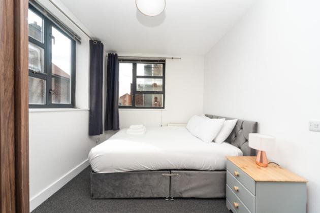 Bright & Modern 2-bed In Vibrant East Apartment