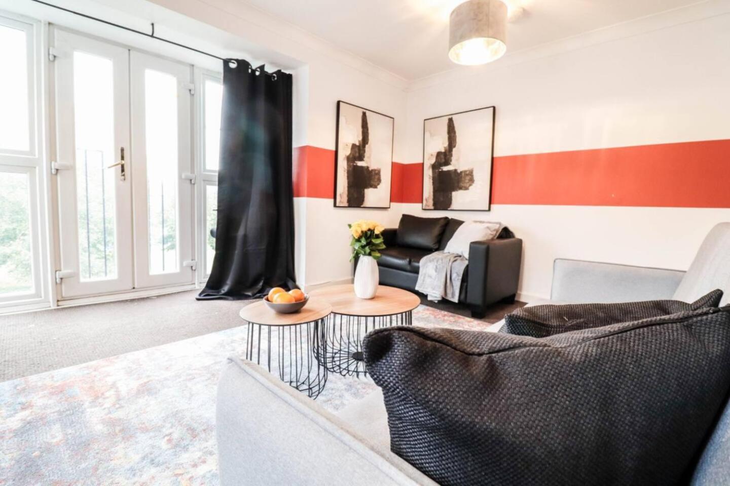 Modern 2br Flat In Bentley House Apartment London