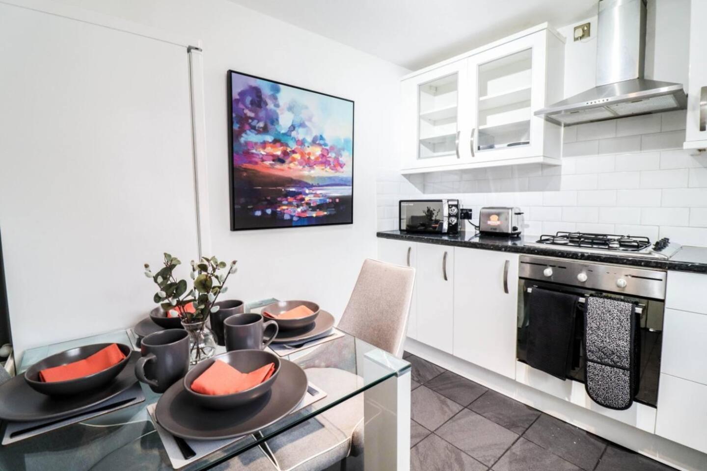Modern 2br Flat In Bentley House London