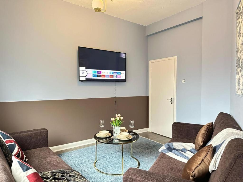 Beautiful Near Central * London