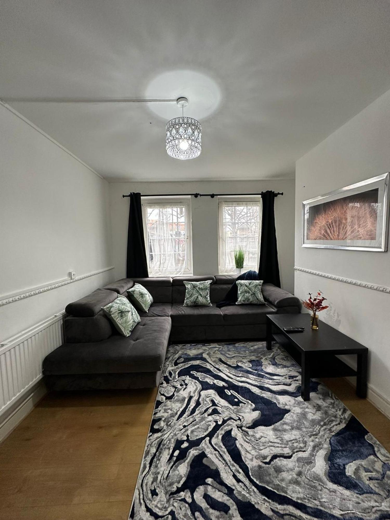 Apartment Lovely Spacious 2 Bedroom Flat In Bethnal Green, 3mins Away From Station London
