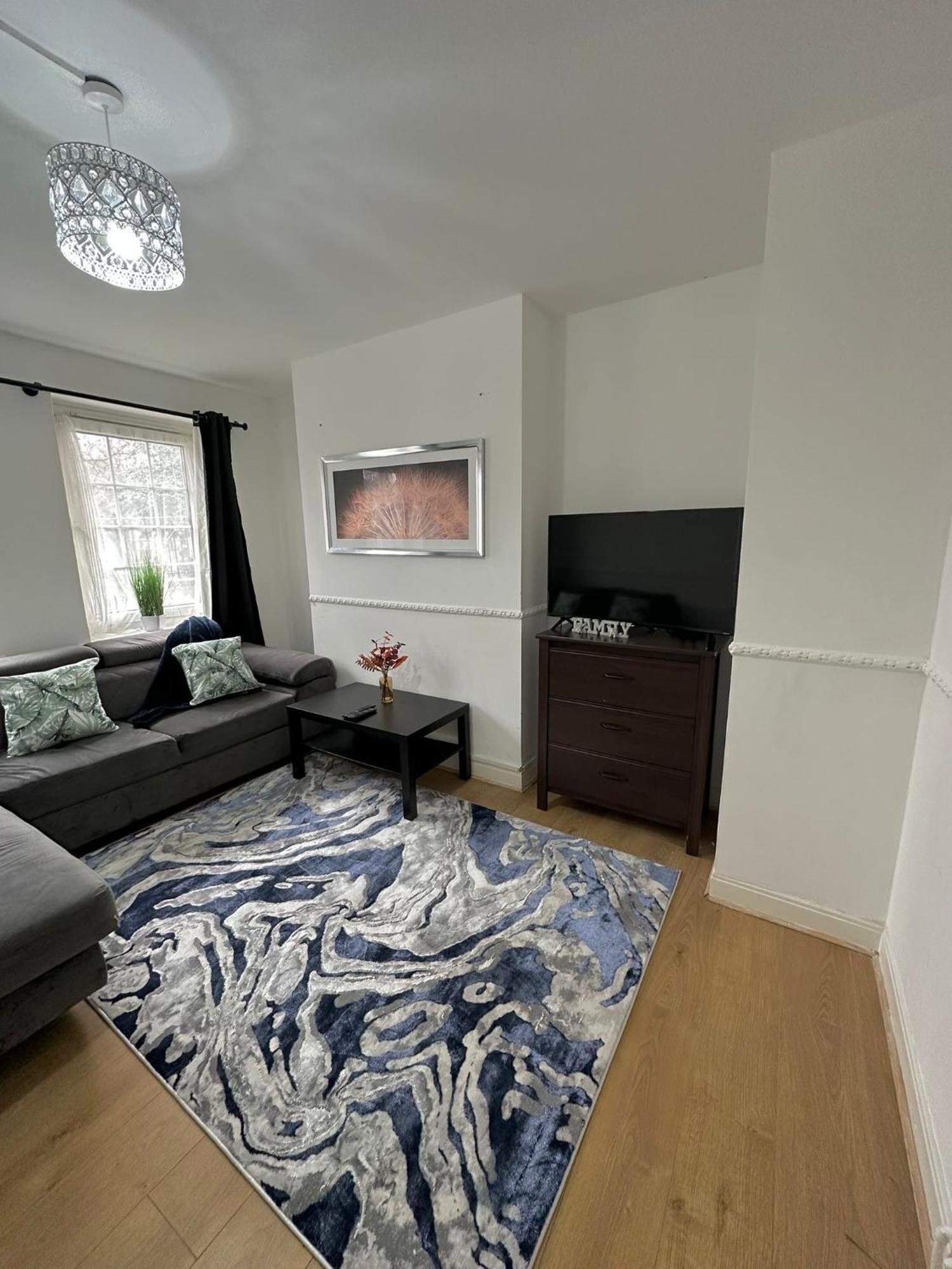 Apartment Lovely Spacious 2 Bedroom Flat In Bethnal Green, 3mins Away From Station London