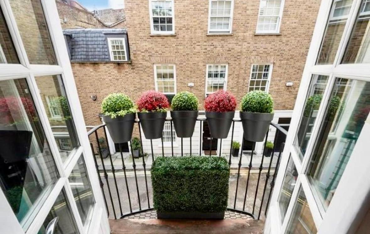 Luxury 2 Bedroom House Near Mayfair - Prime Location Homestay London