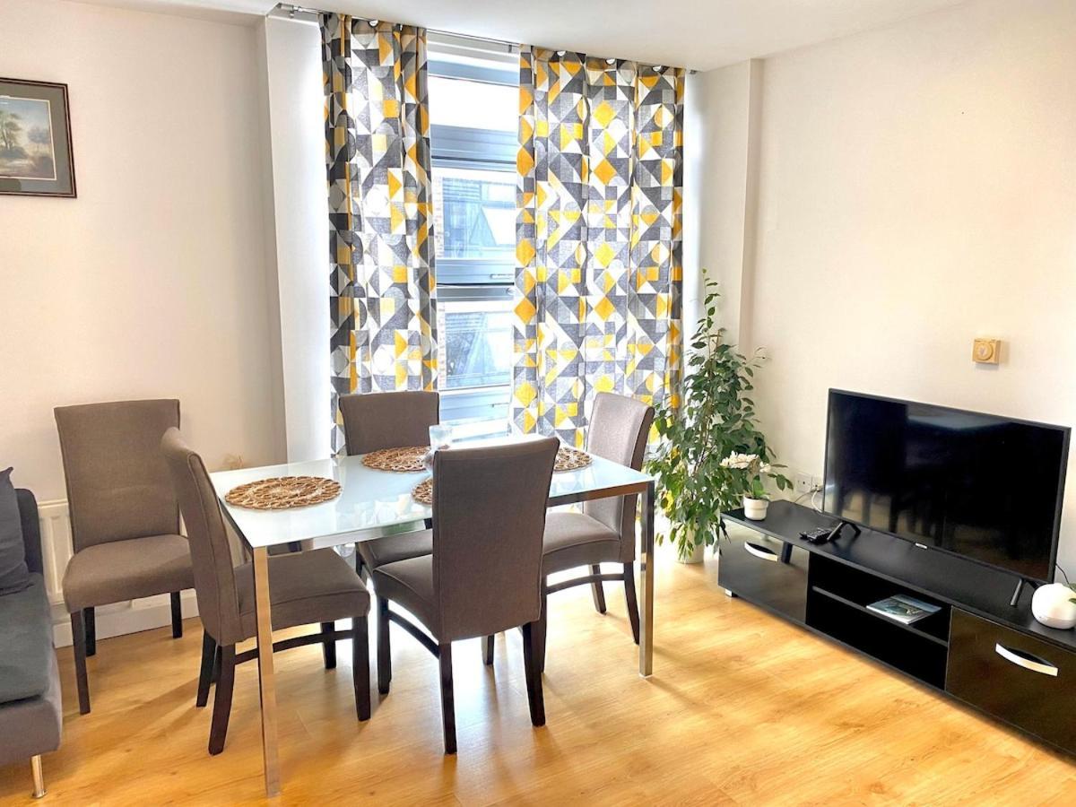 Cozy 2 Bedroom Near Tower Bridge Apartment