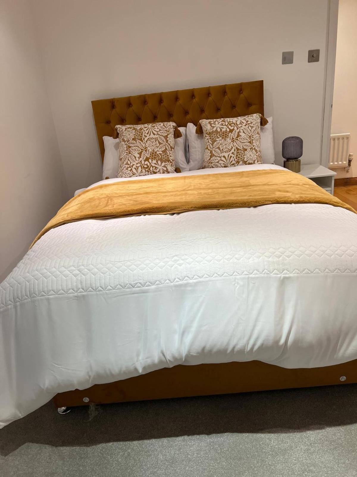 Leilighet Luxurious 2 Bedroom Flat Britannia Village *