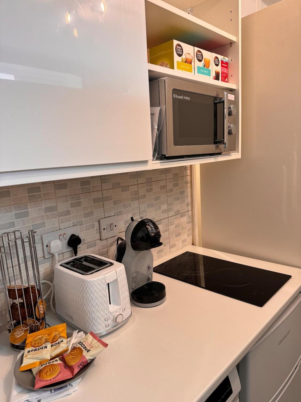 Apartment Bright And Compact In The Heart Of