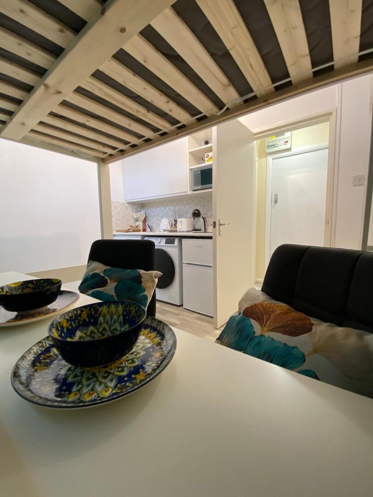 Bright And Compact In The Heart Of London