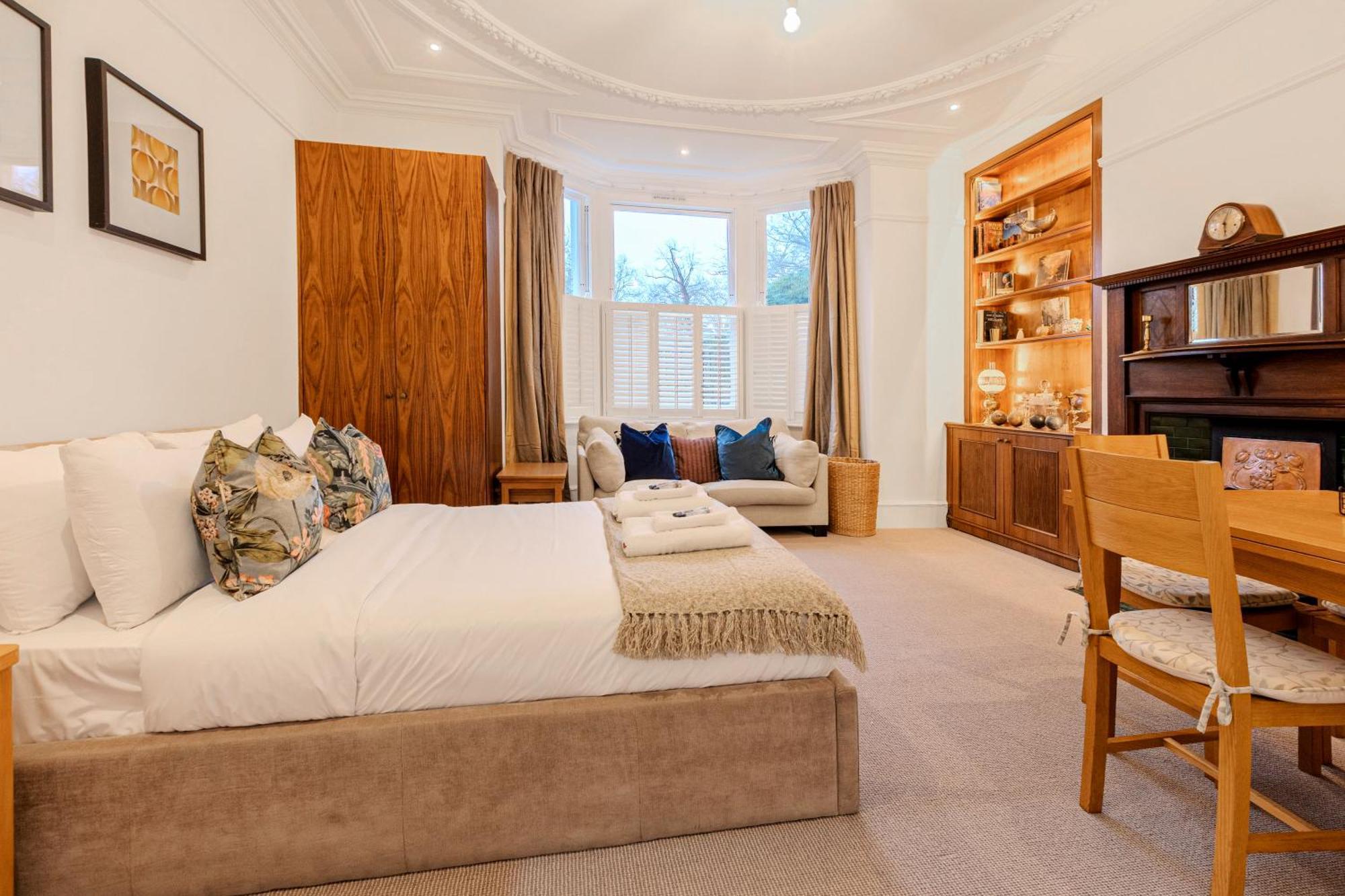 Charming 2br Flat W Garden, 10min Clapham South St London