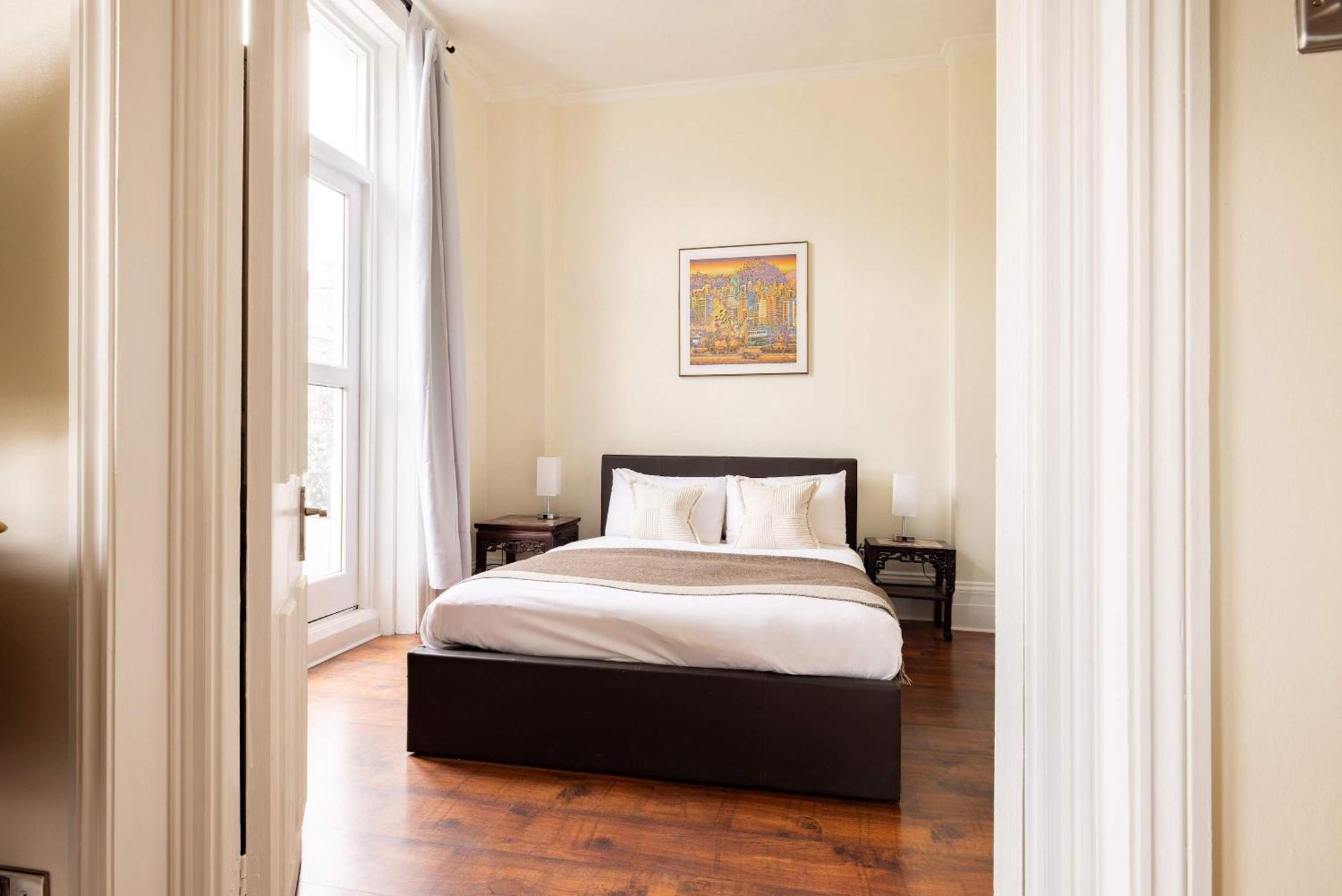 Apartment Light-filled 2-bedroom Chelsea *