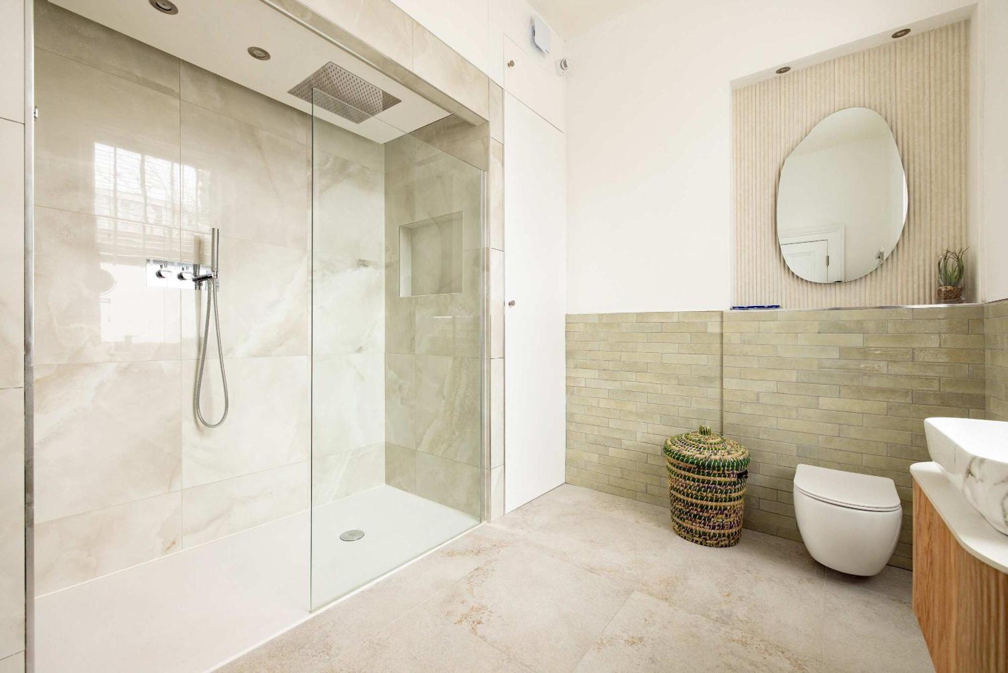 Light-filled 2-bedroom Chelsea *