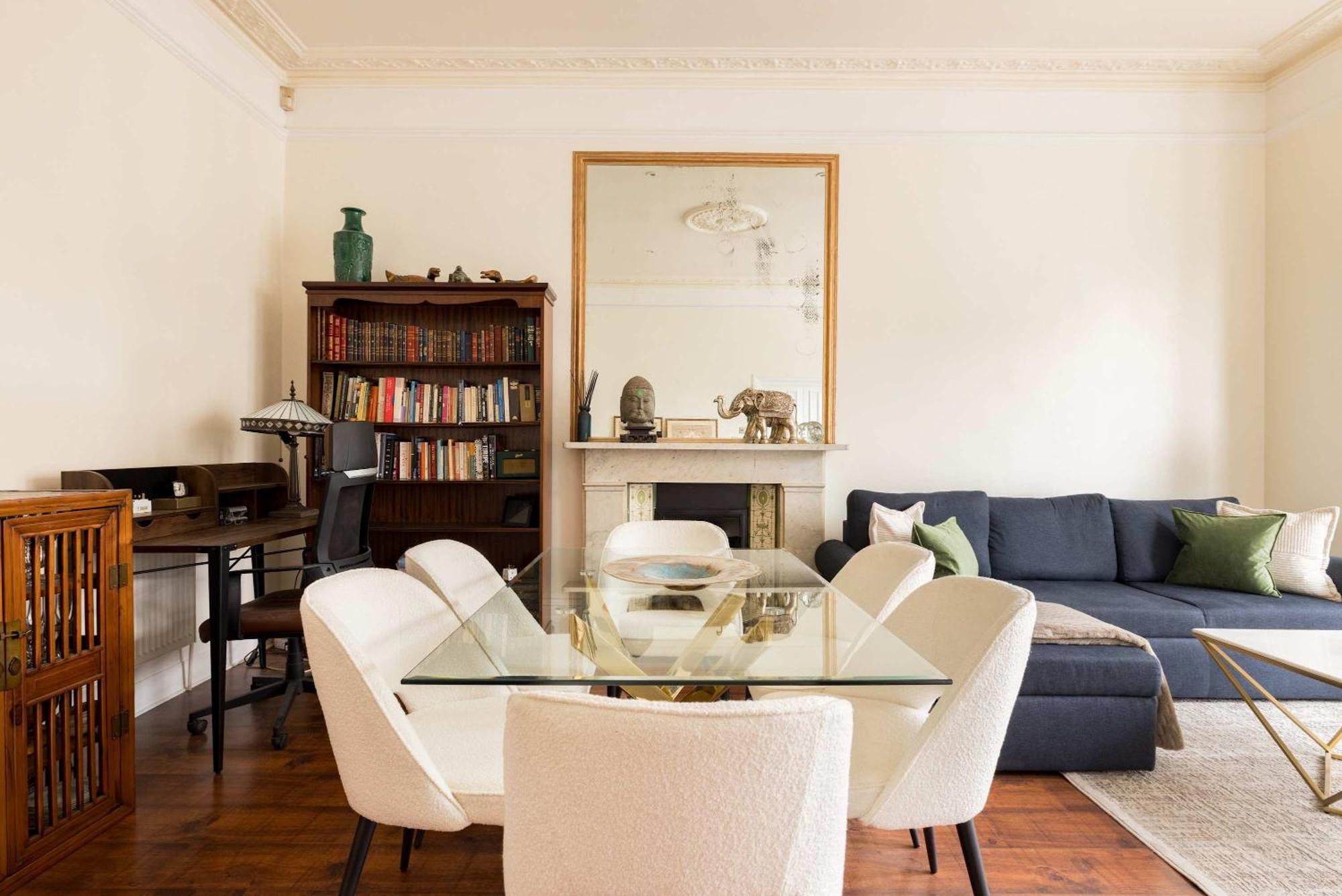 Apartment Light-filled 2-bedroom Chelsea *
