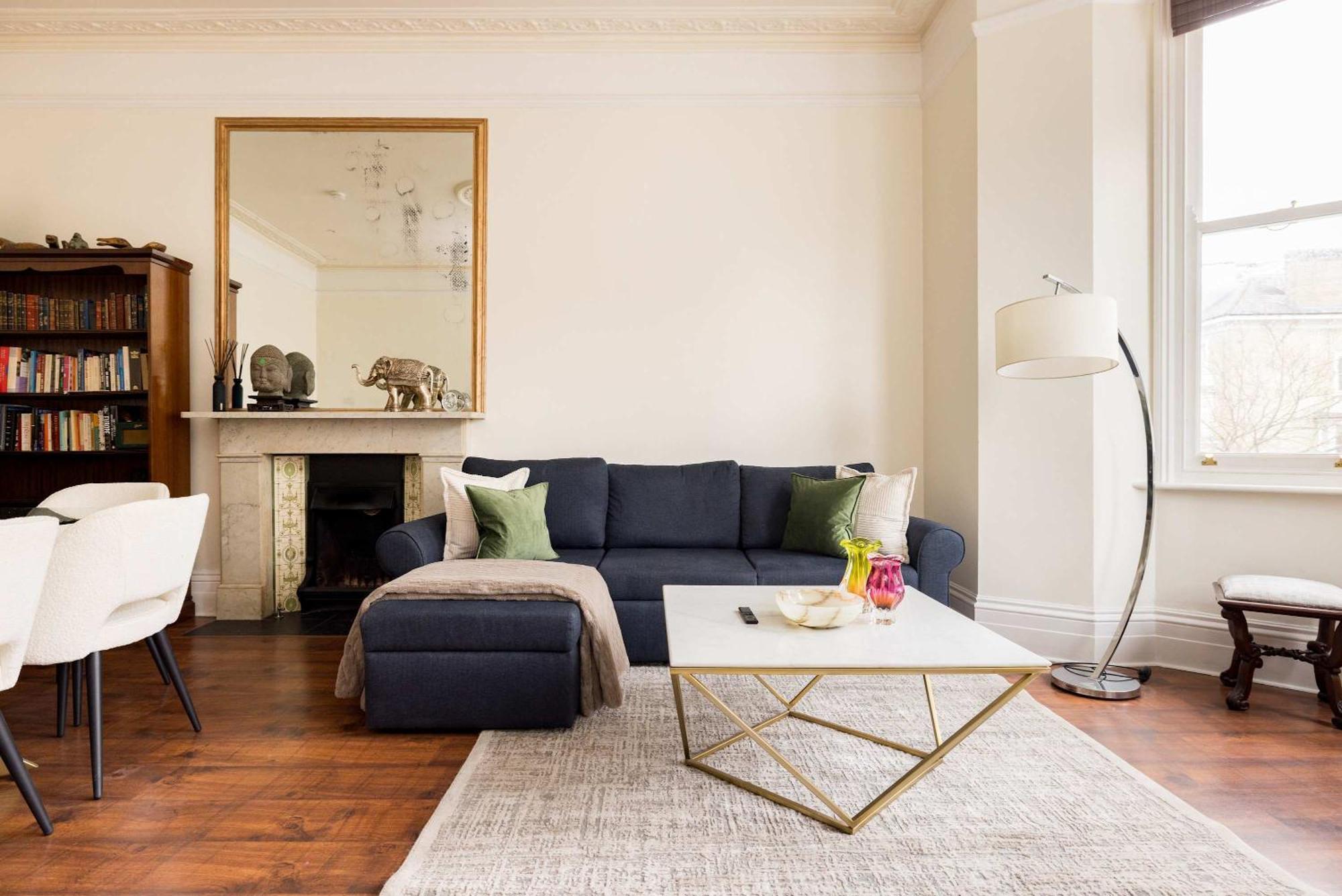 Light-filled 2-bedroom Chelsea Apartment