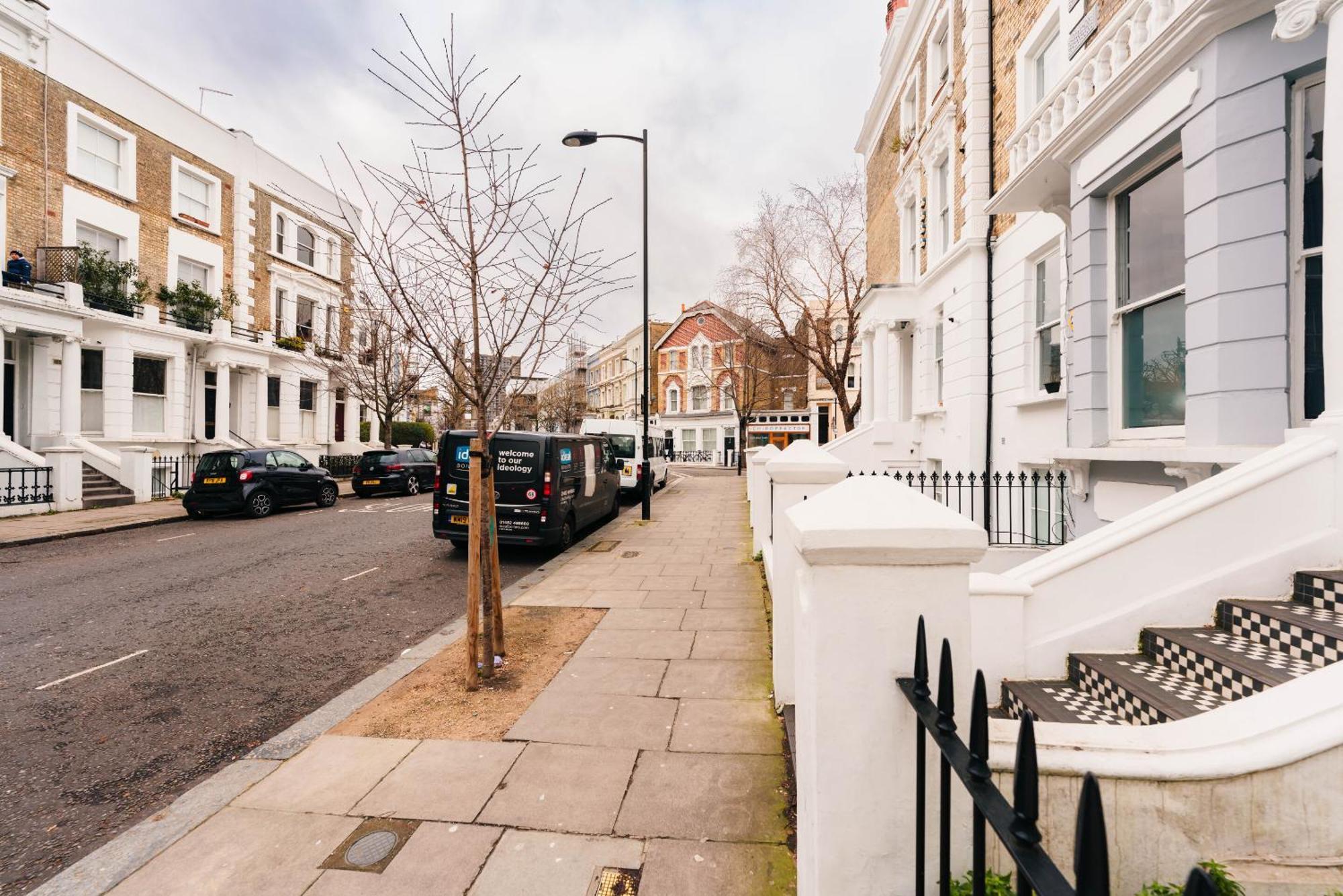 2 Bed Portobello Rd - Moments From Tube! * London