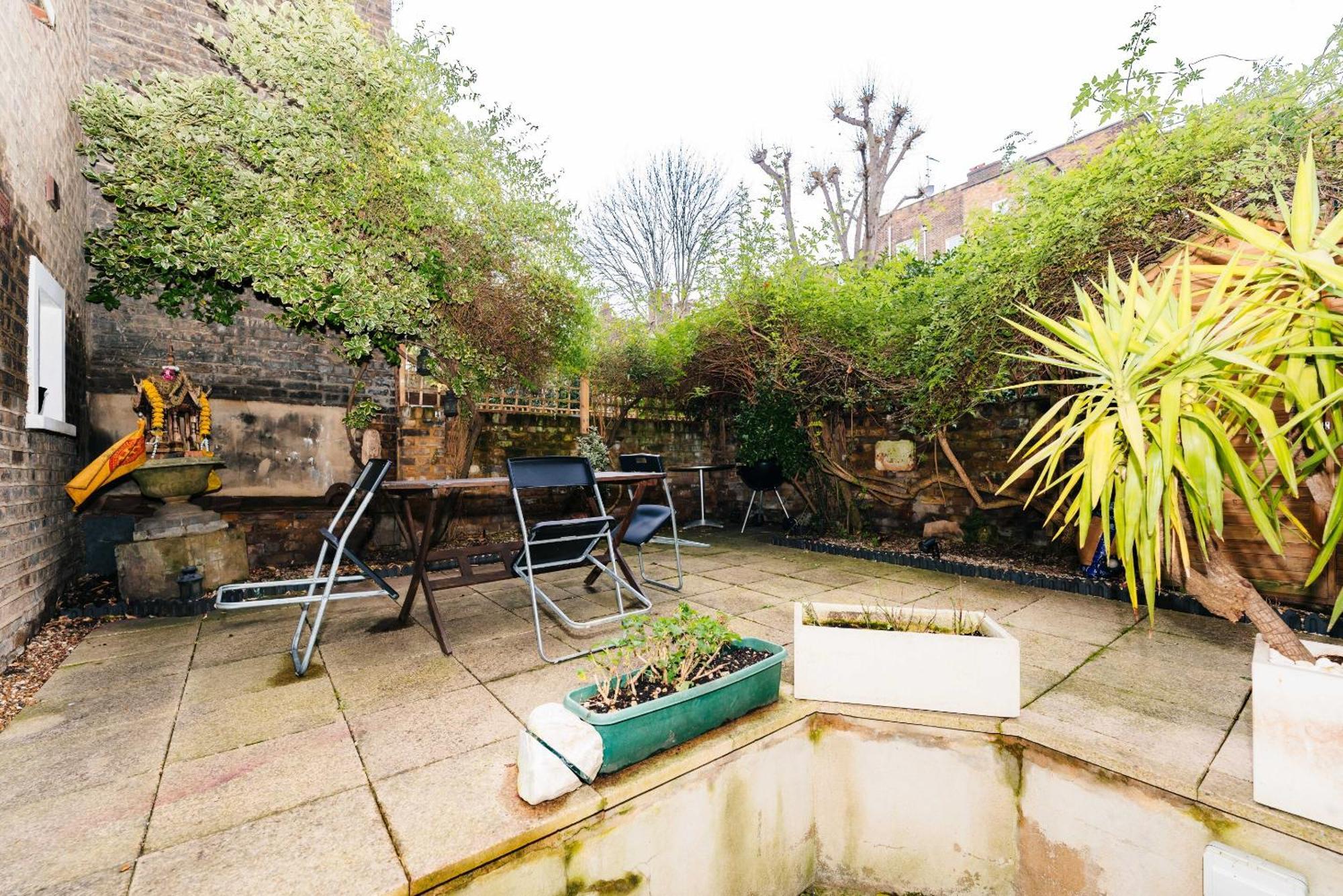 Holiday home 2 Bed Portobello Rd - Moments From Tube! London