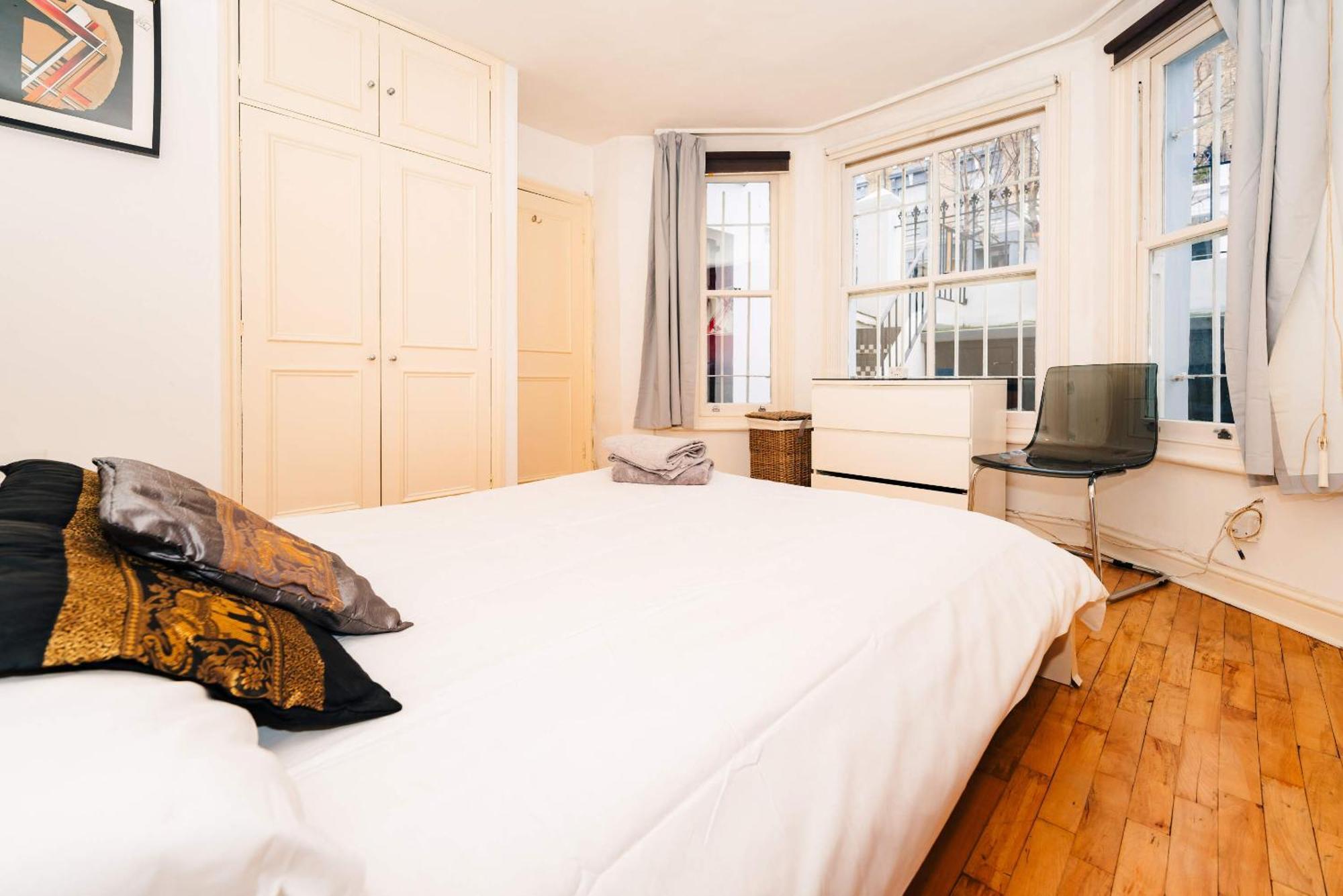 Holiday home 2 Bed Portobello Rd - Moments From Tube!