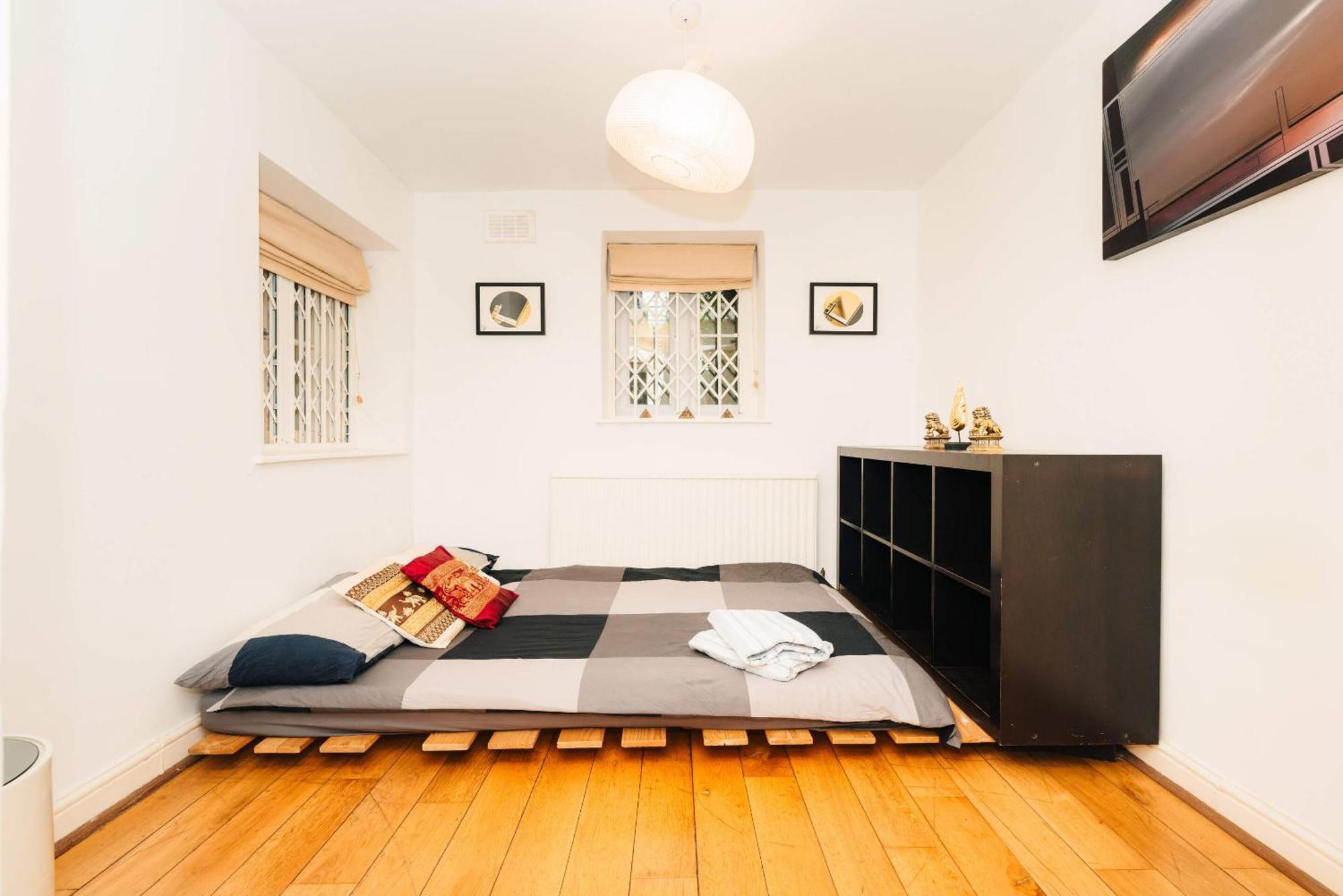 2 Bed Portobello Rd - Moments From Tube! Holiday home *