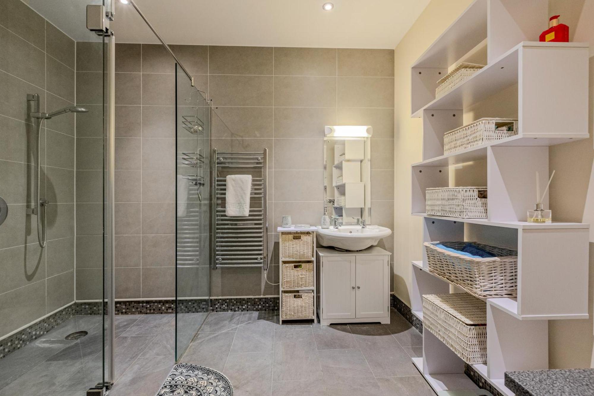 1br Flat W Balcony, 10min Elephant&castle Appartement Londen