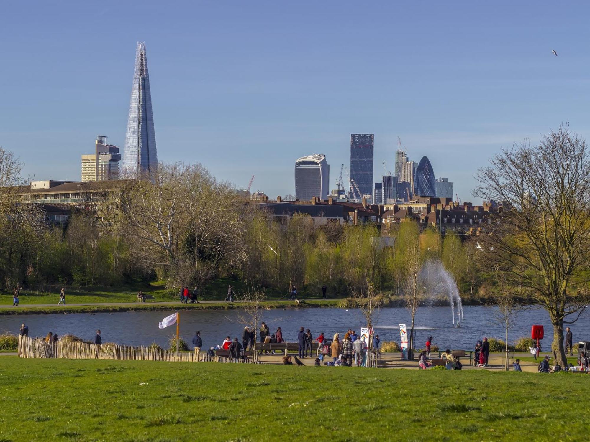 Appartement 1br Flat W Balcony, 10min Elephant&castle Londen