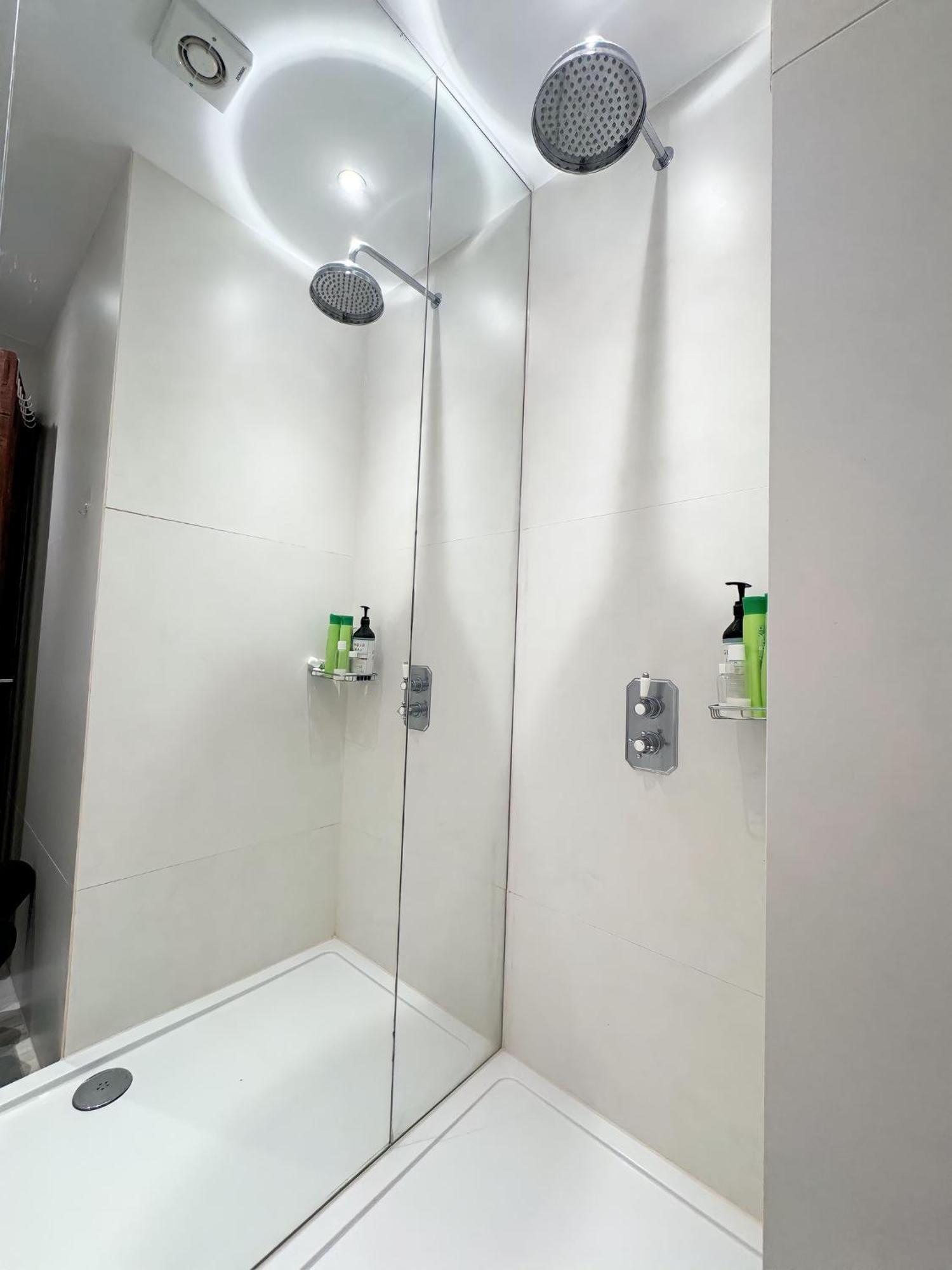 Apartment The Kensington Premium London