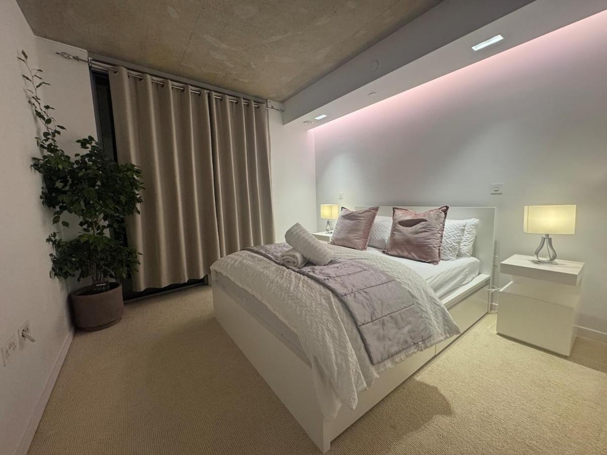 Luxury 1 Bedroom In Apartment