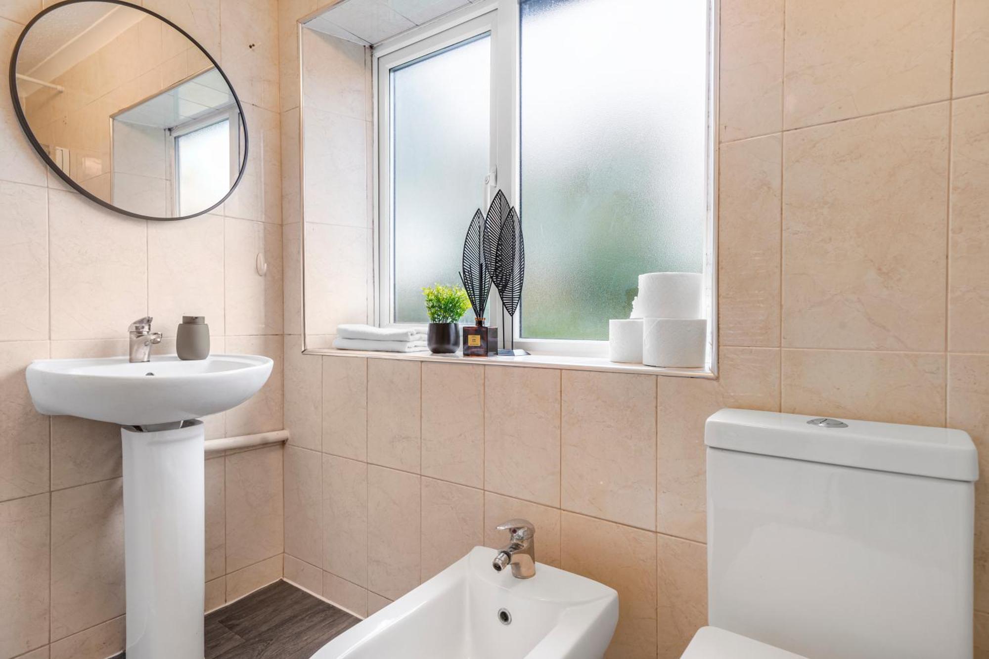 Boutique Shepherds Bush Abode-Garden-Sleeps 12 *