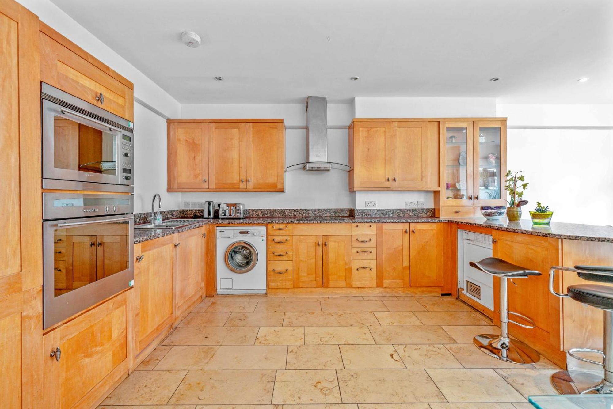 Brilliant 6 Bed Flat In Leilighet London