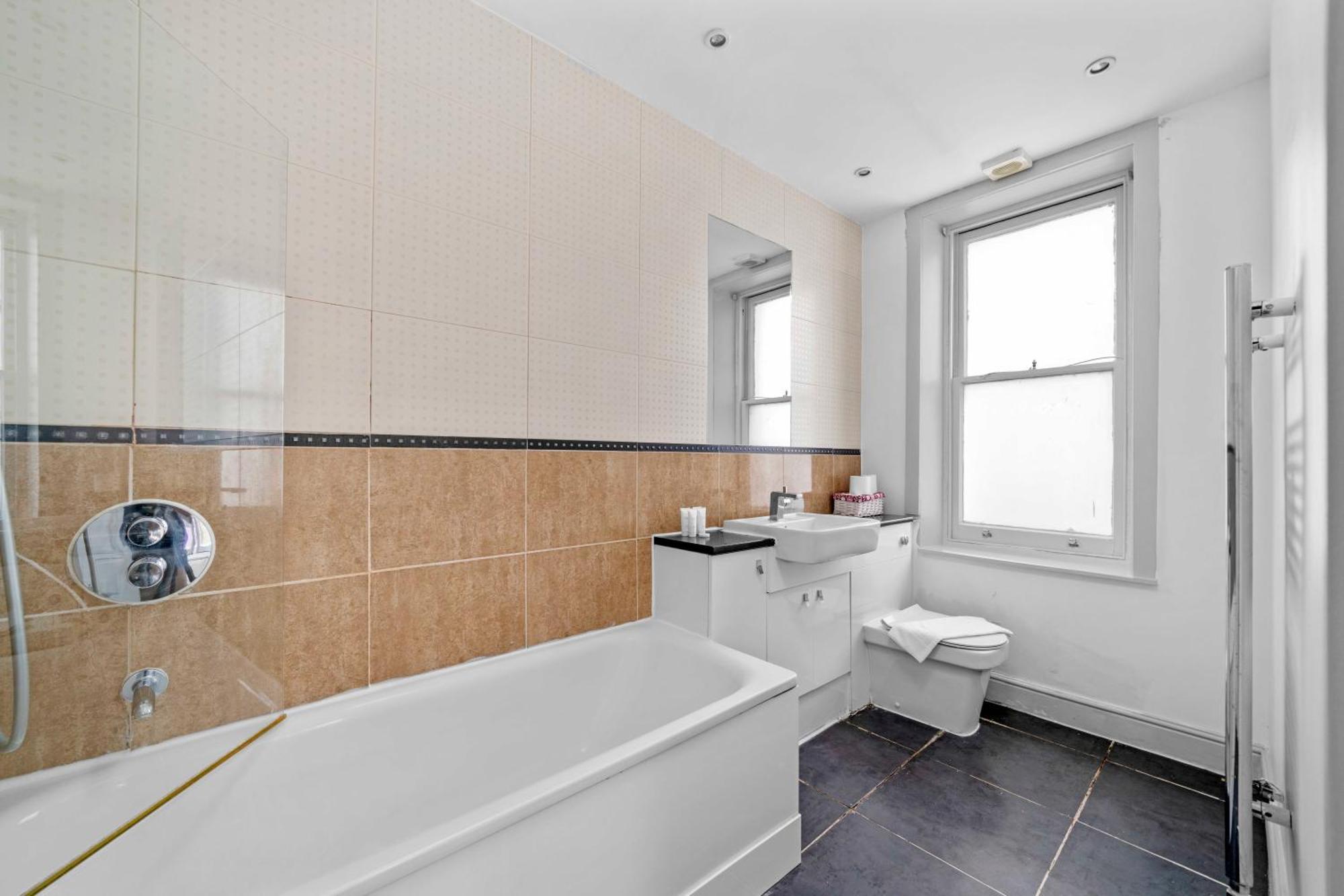 Brilliant 6 Bed Flat In Leilighet
