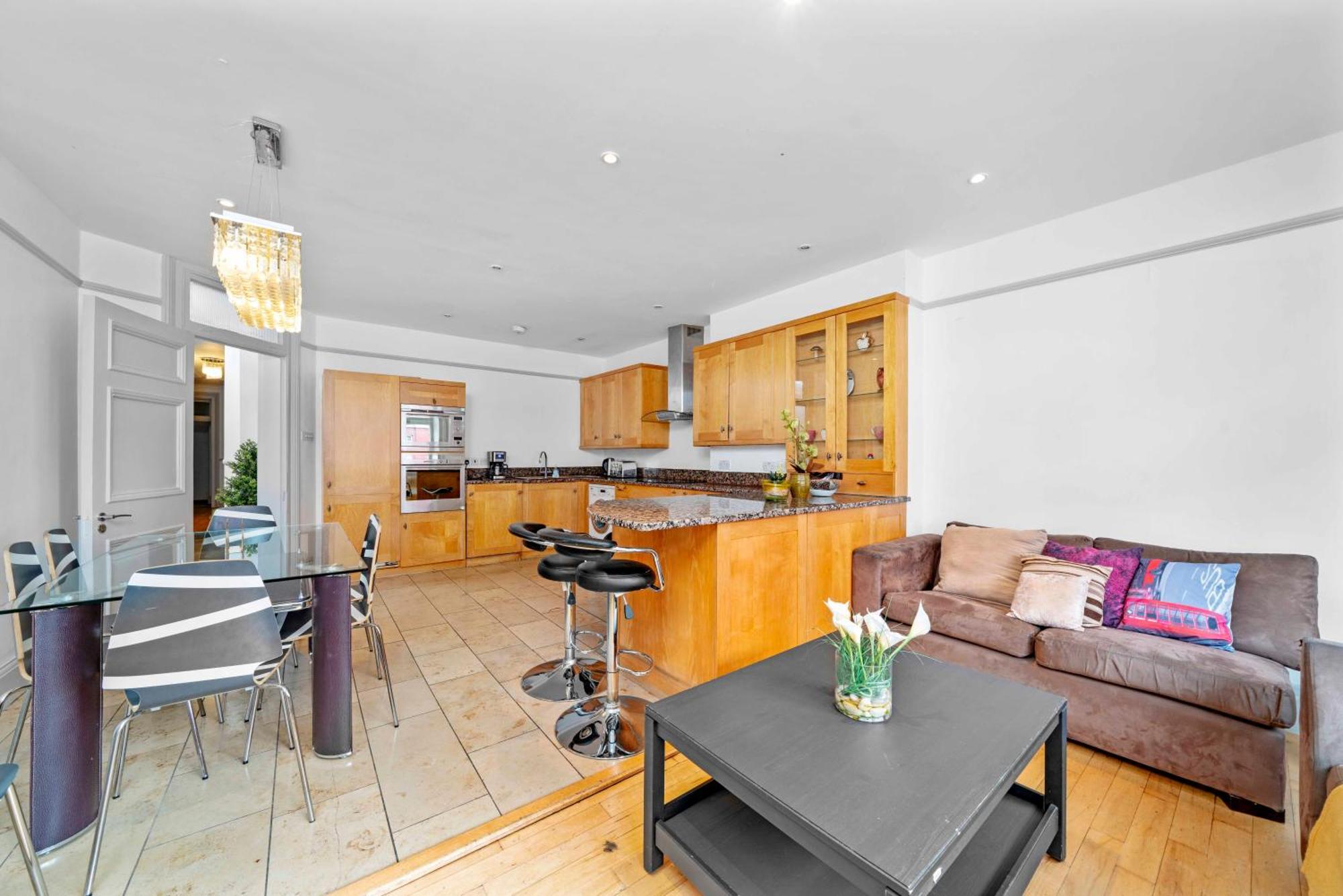 Brilliant 6 Bed Flat In Leilighet London