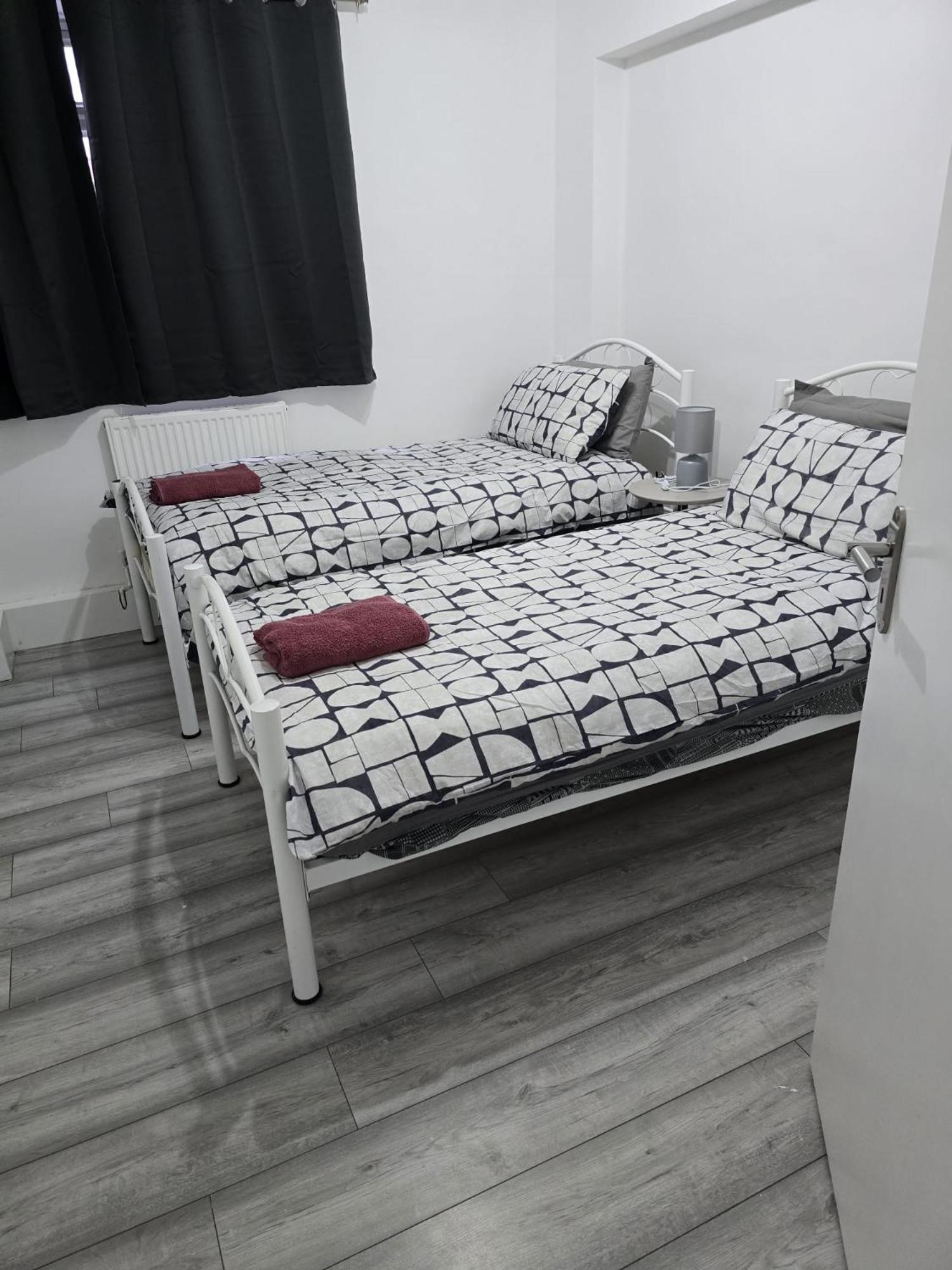 Newly Fitted 2 Bedroom Battersea Flat London