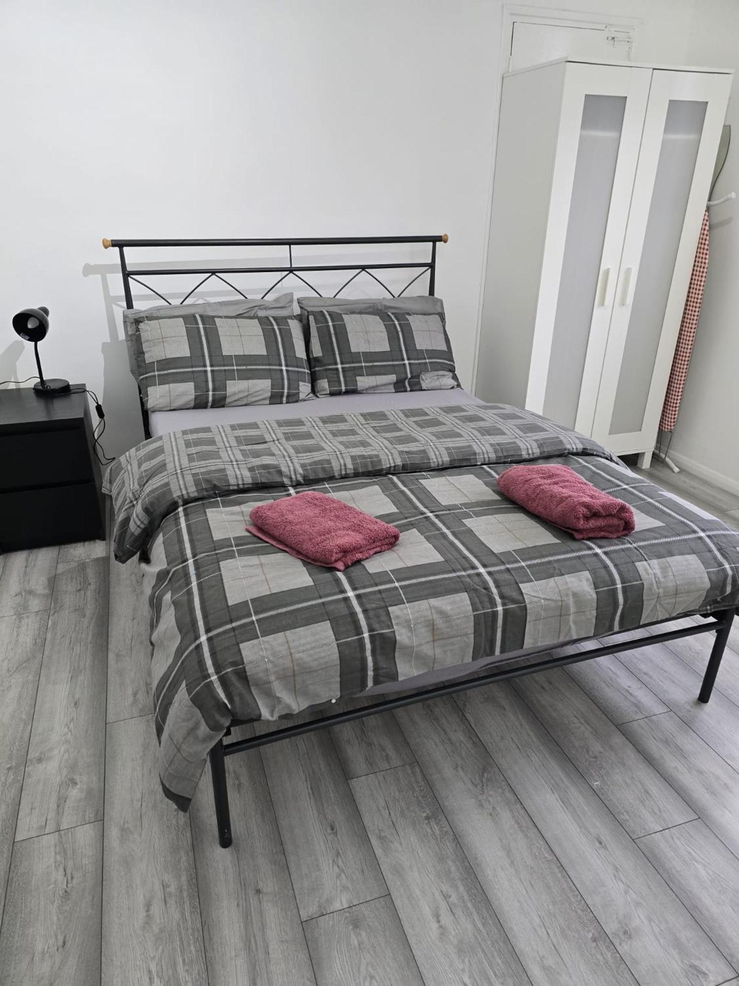 Newly Fitted 2 Bedroom Battersea Flat * London