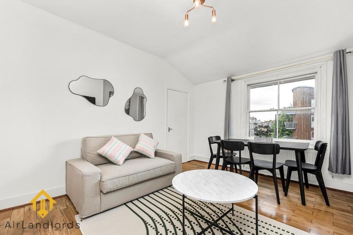 Exclusive 2 Bedroom Flat Near In Shepherds Bush *
