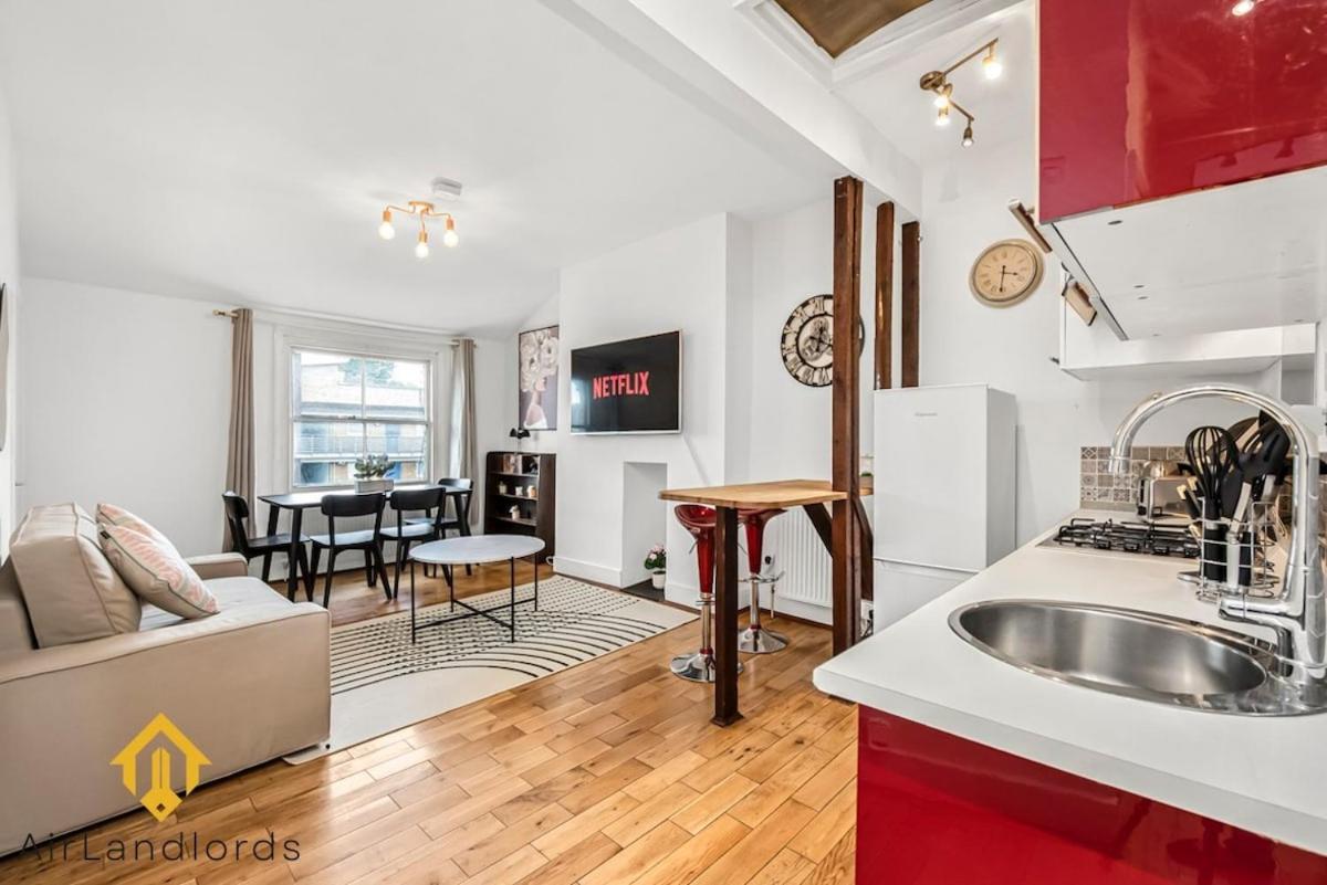Exclusive 2 Bedroom Flat Near In Shepherds Bush *