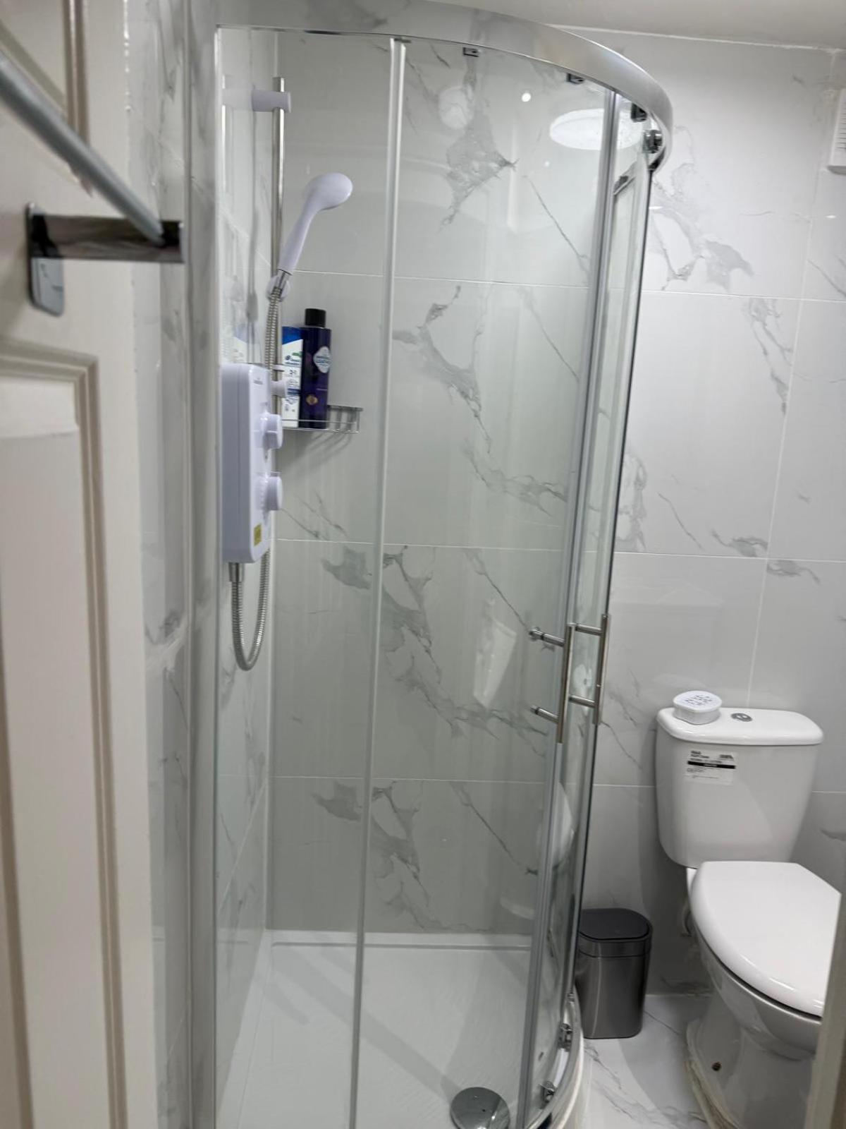 Luxury In Victoria, 7 Minutes Walk To Victoria Station, 1 *