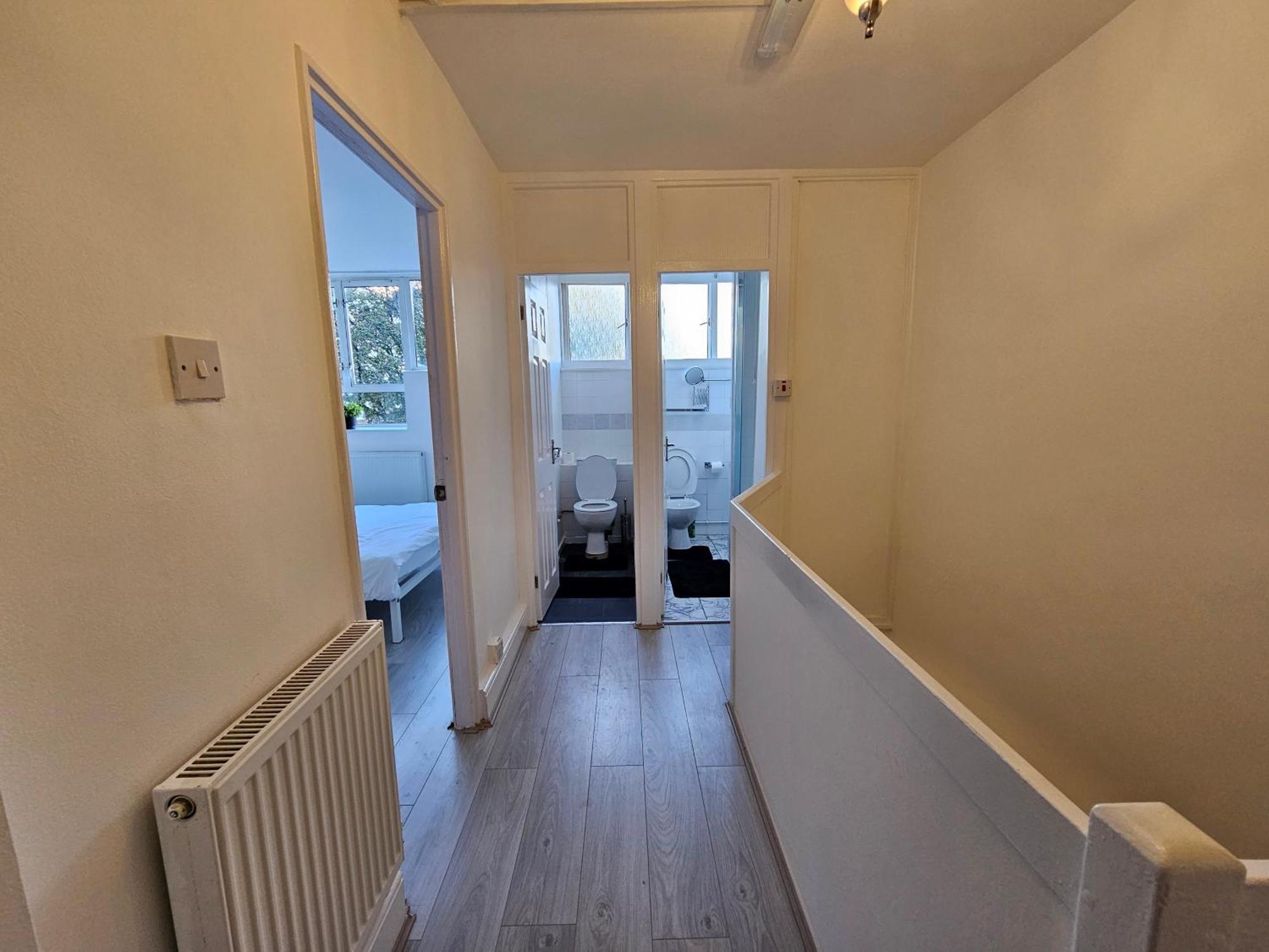 Guest house E1 London