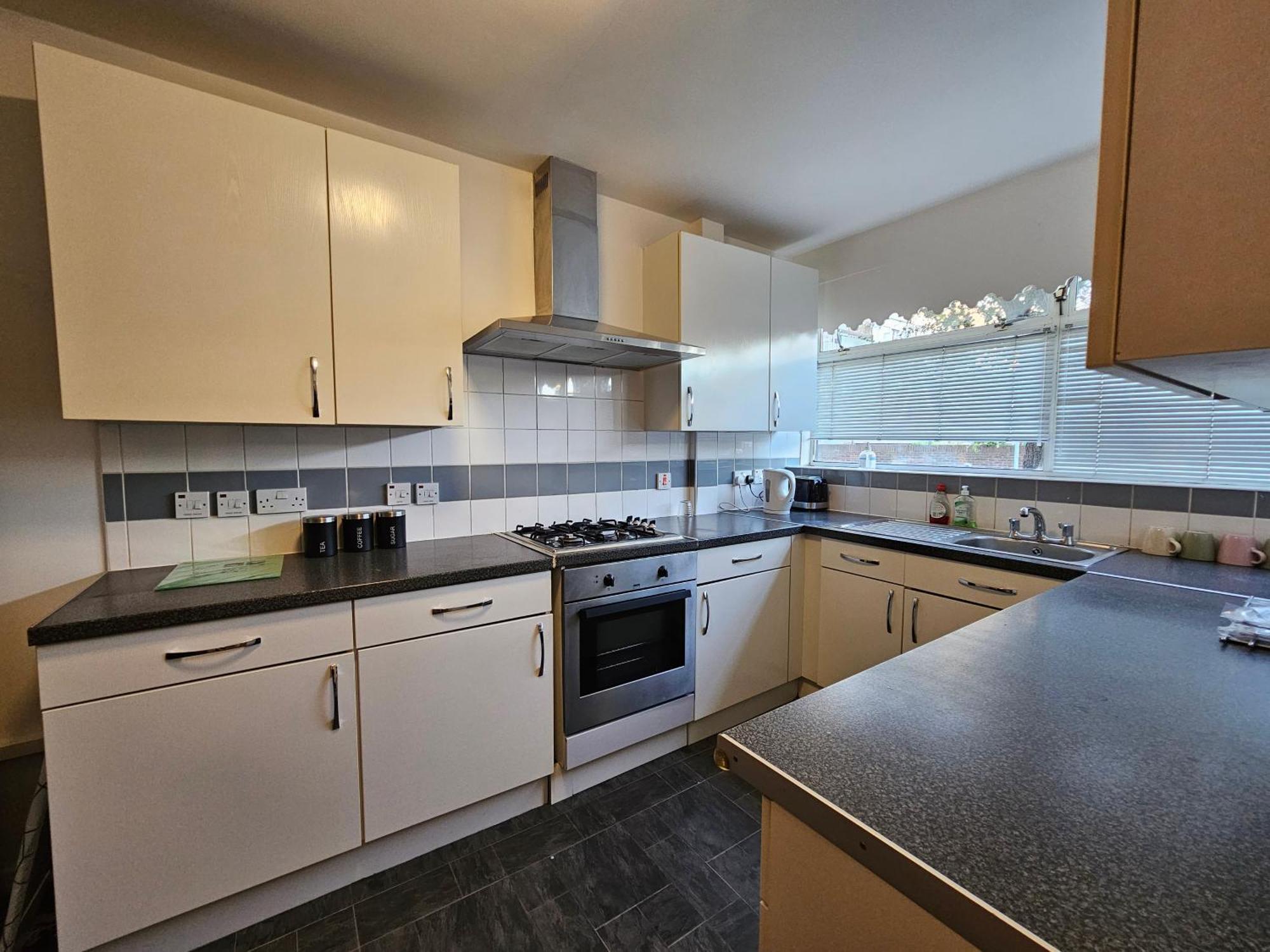 E1 Guest house *