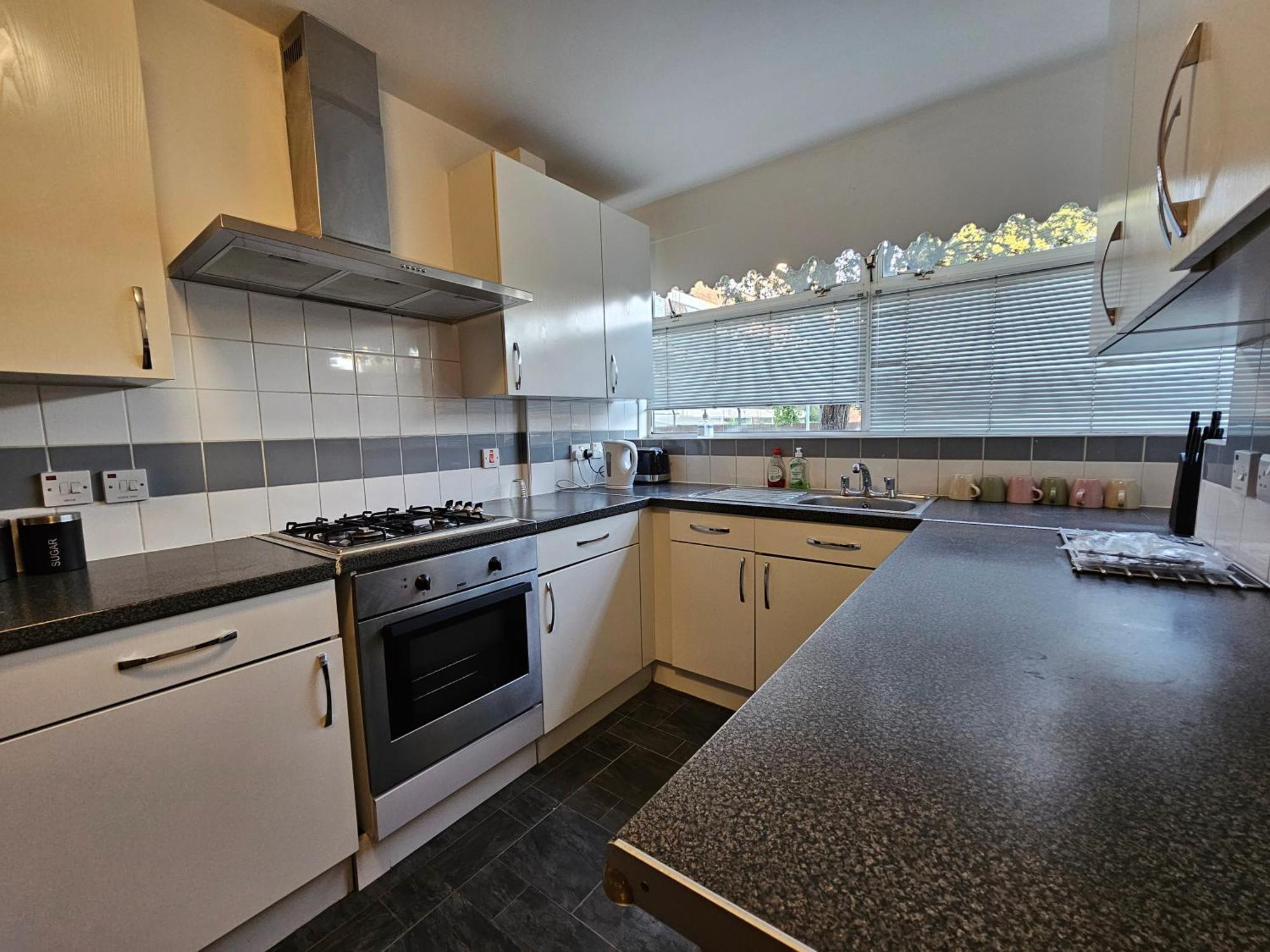 E1 Guest house *