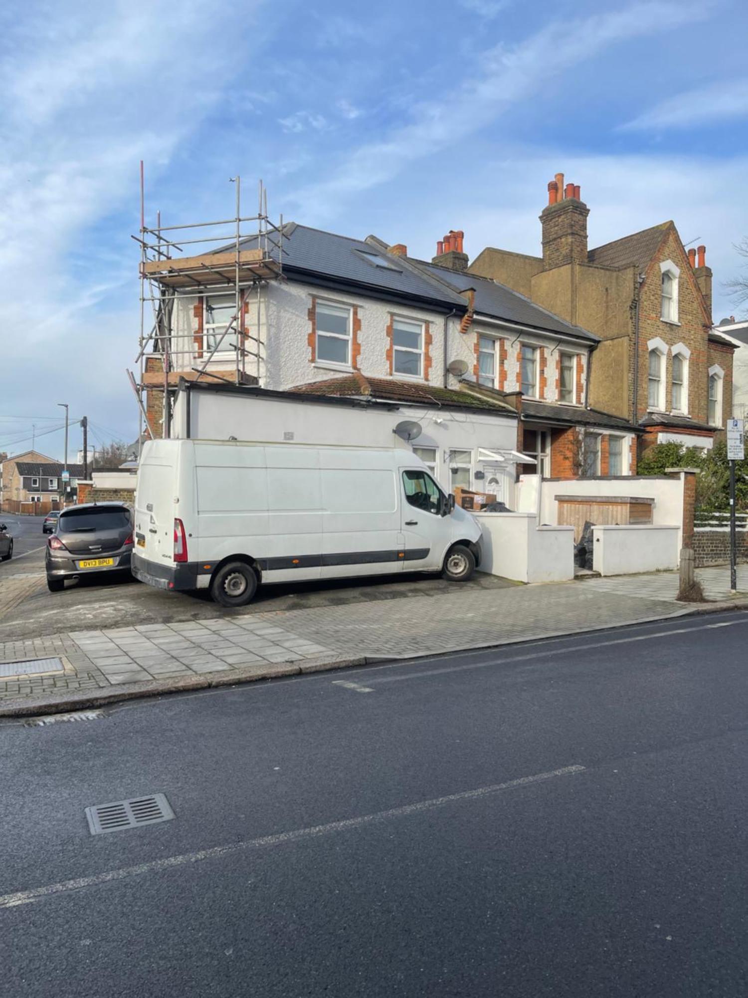 Appartement Spacious 2 Bed 2 Bath With Free Parking For 2 Cars And Underground Station Zone 2 For Quick Access To Up To 10 Guests Londen