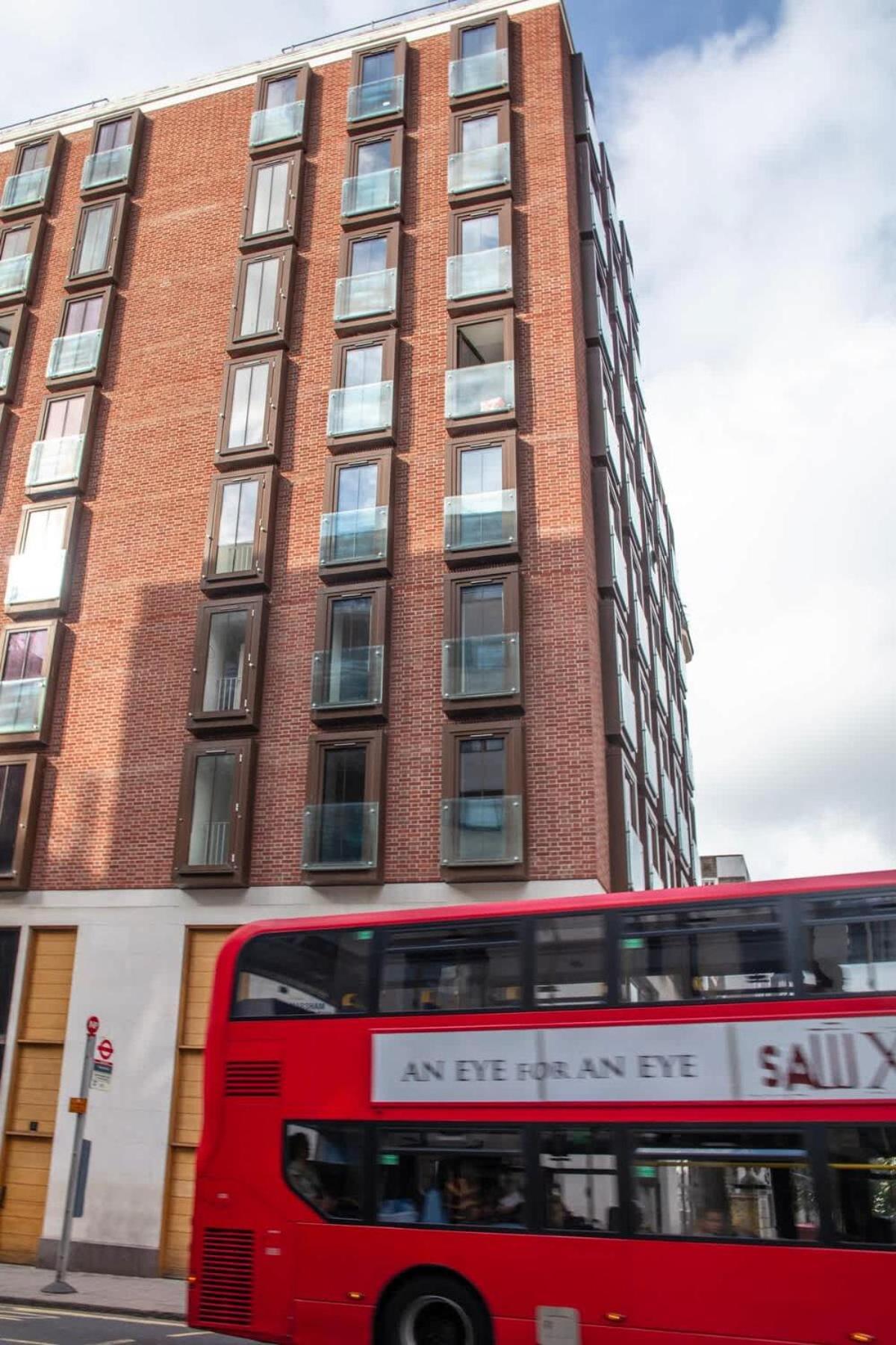 Apartment Westminster 2 Bed 2 Bath
