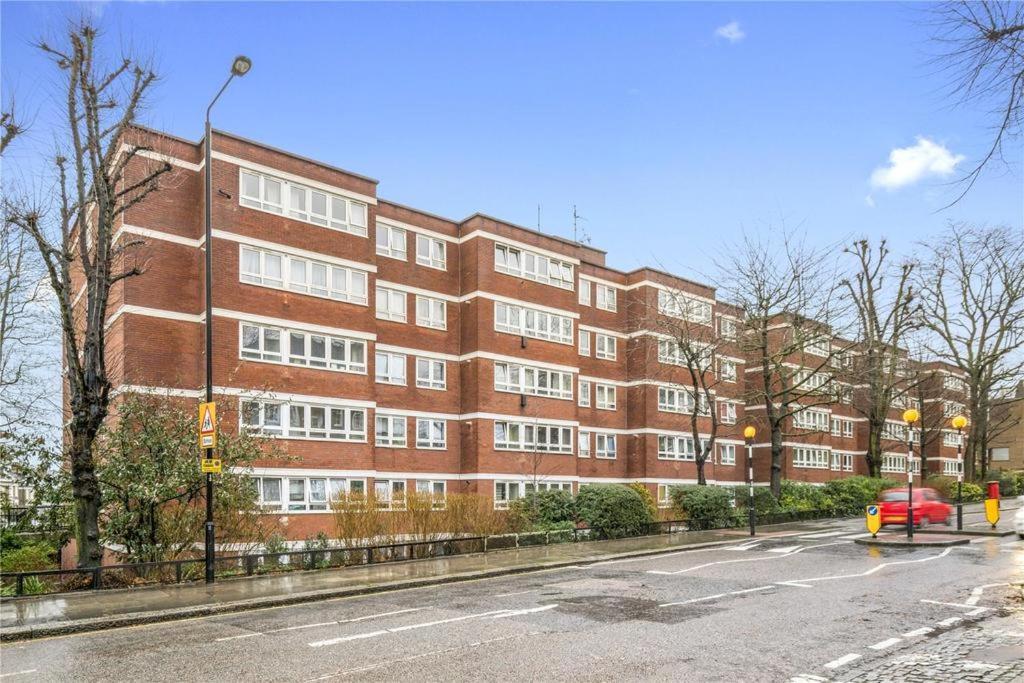 Regent's Park Apartment