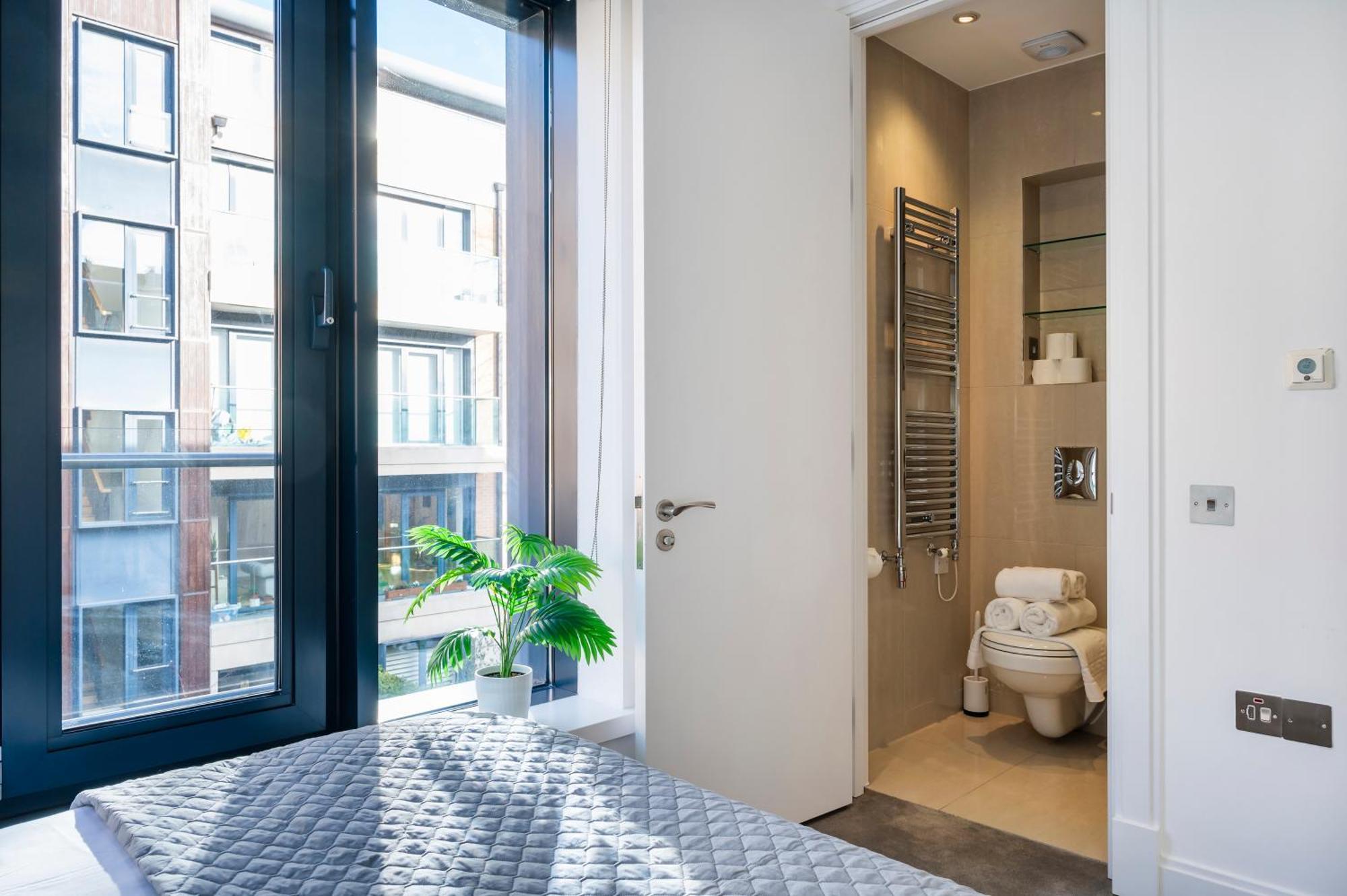 Arcore Premium Primrose Hill Apartment
