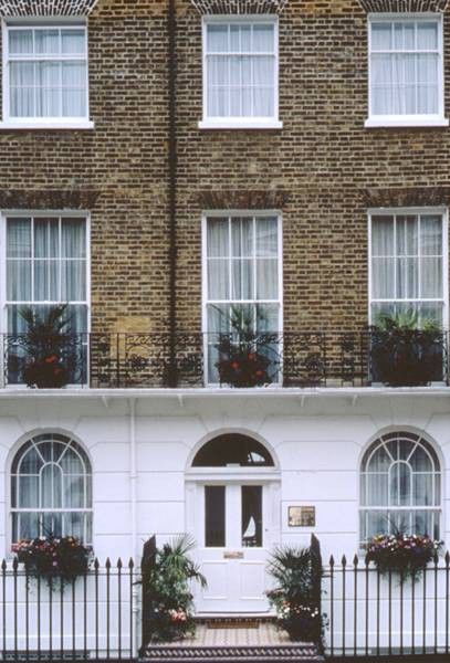 Four Season 3* London