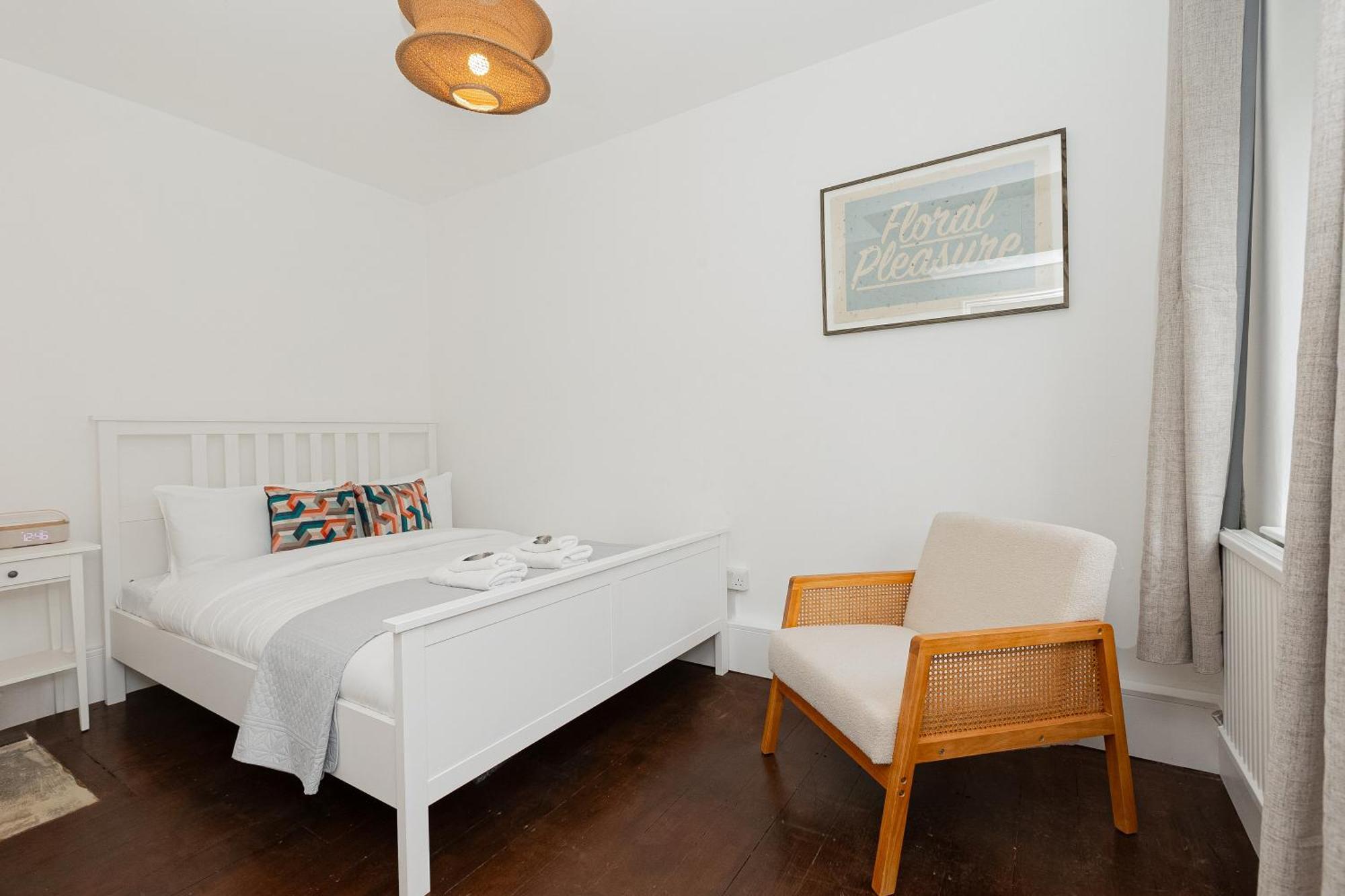 Apartment Lovely 3br Flat W Parking, 10min Homerton Station
