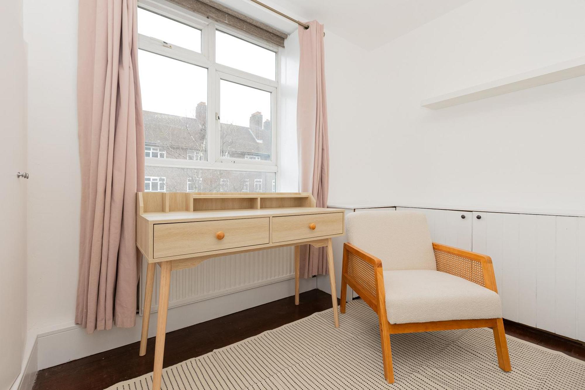 Apartment Lovely 3br Flat W Parking, 10min Homerton Station London