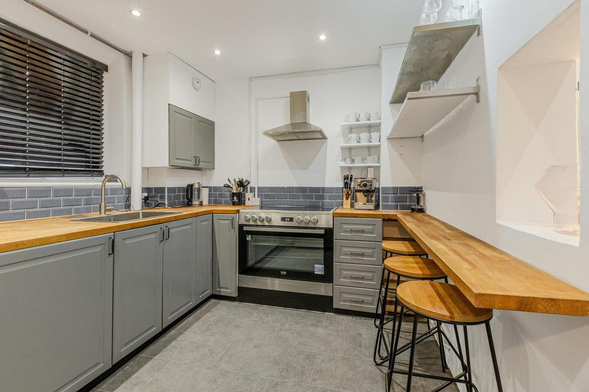 Lovely 3br Flat W Parking, 10min Homerton Station Apartment *