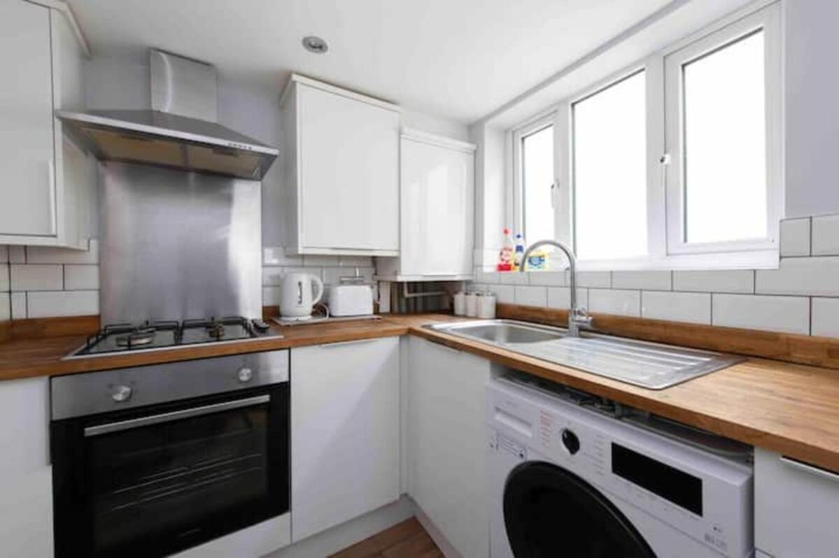 2 Bed House In Woolwich Apartment London
