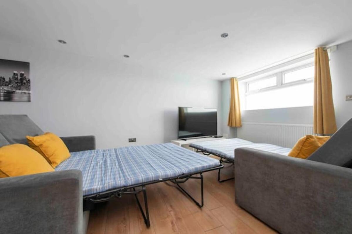 2 Bed House In Woolwich London
