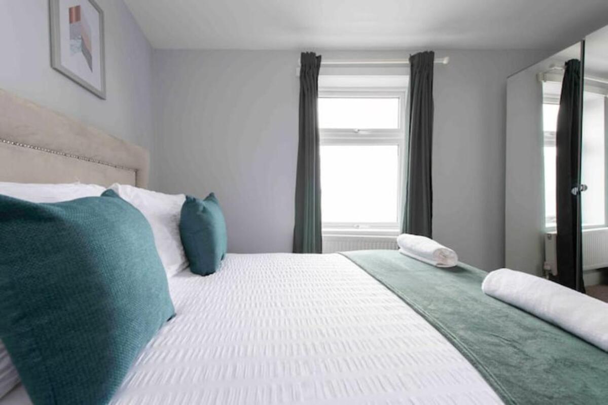 2 Bed House In Woolwich