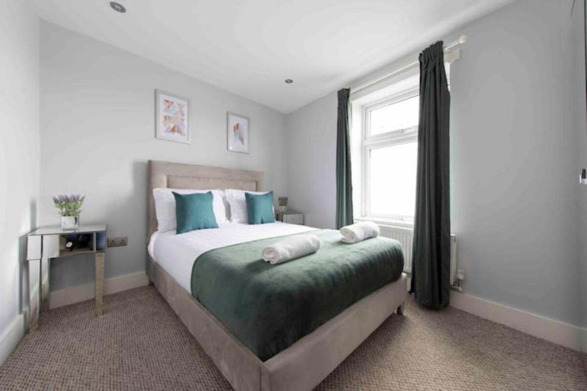 2 Bed House In Woolwich Apartment *