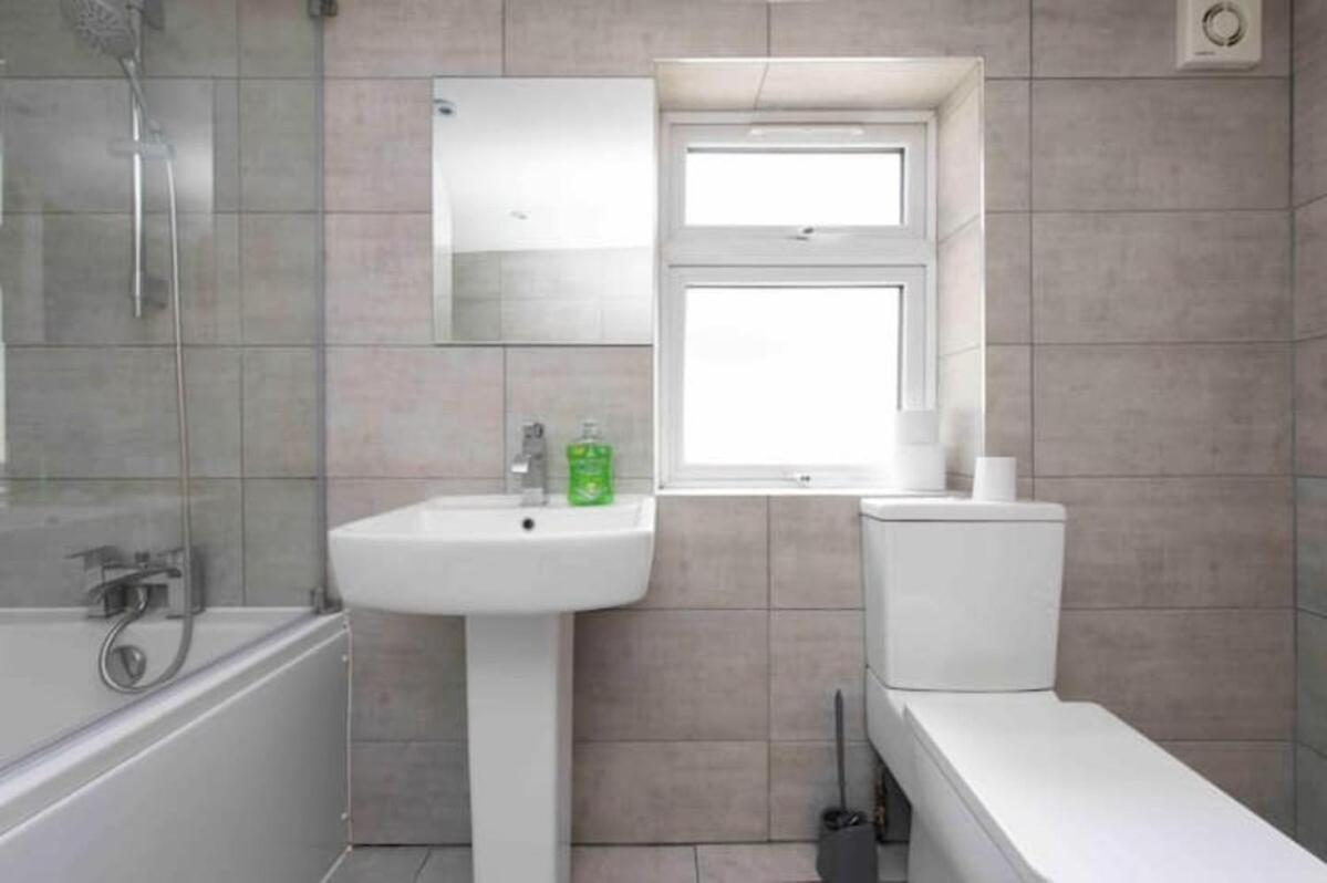 2 Bed House In Woolwich *