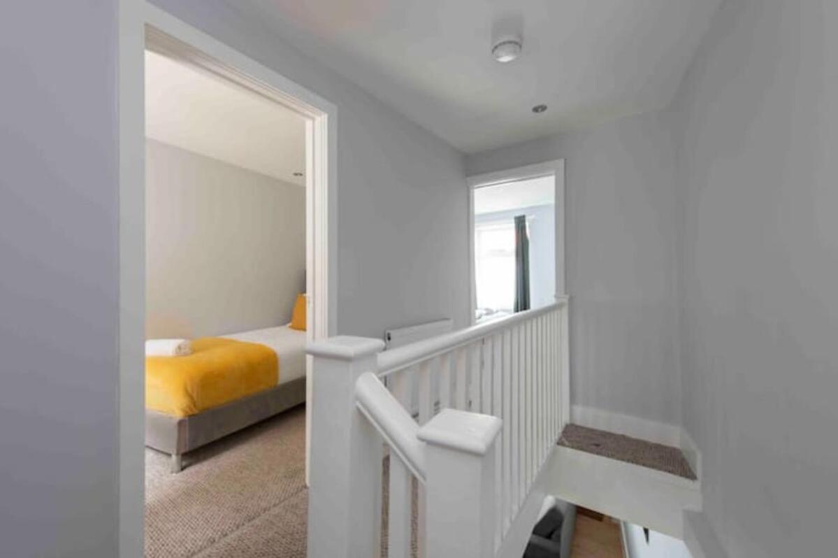 2 Bed House In Woolwich